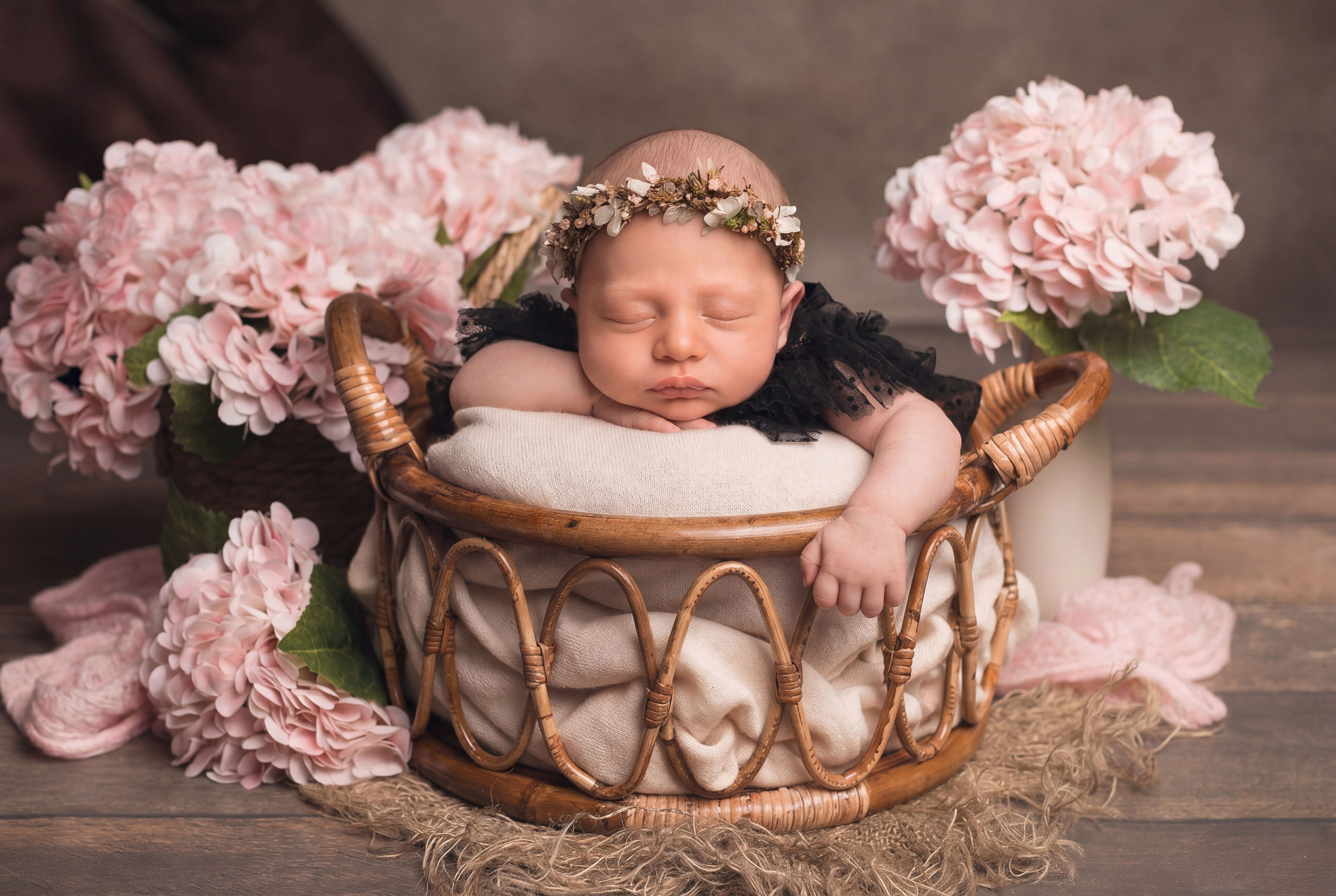 детская фотосессия до года в минималистичном стиле