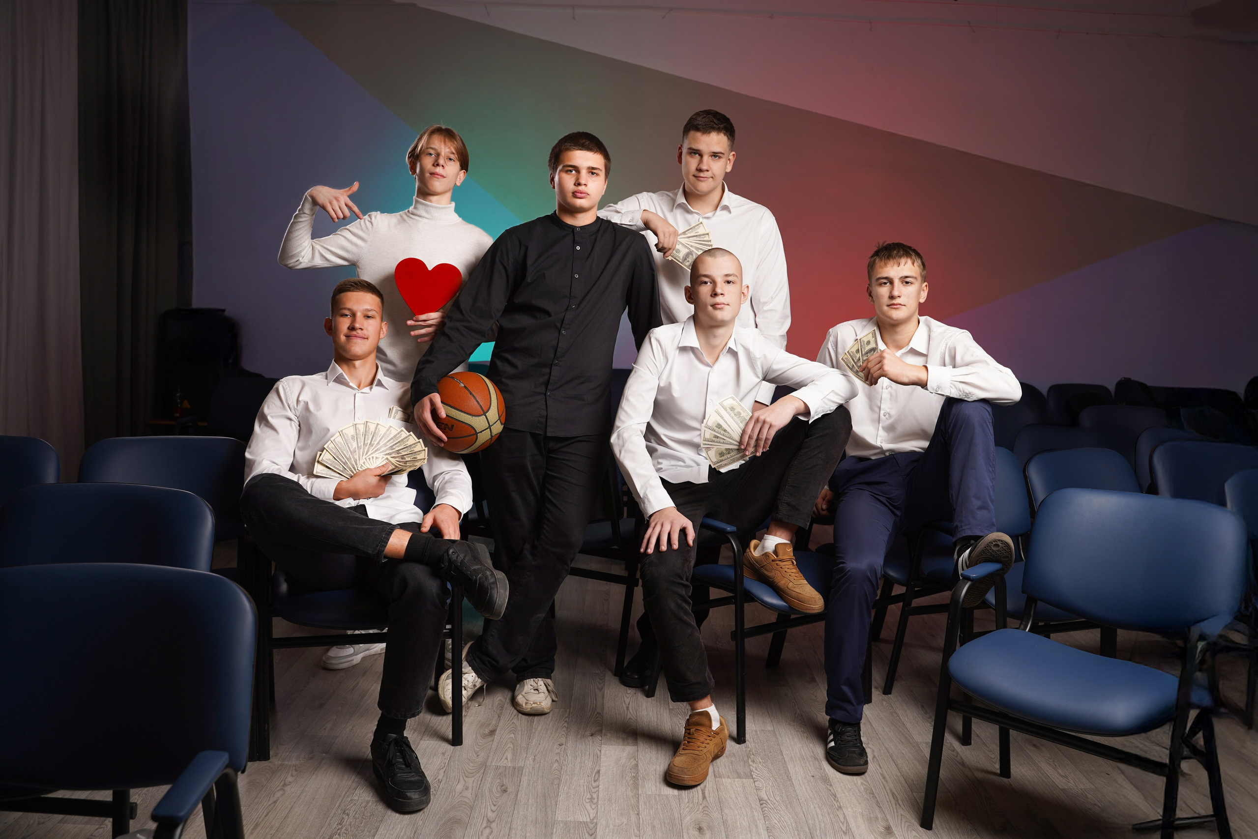 Создание выпускных альбомов для иногородних — быстро и качественно!. AlbomKras -выпускные альбомы Красноярска с авторским дизайном и качественной фотосъемкой! ⭐⭐⭐⭐⭐ 5.0