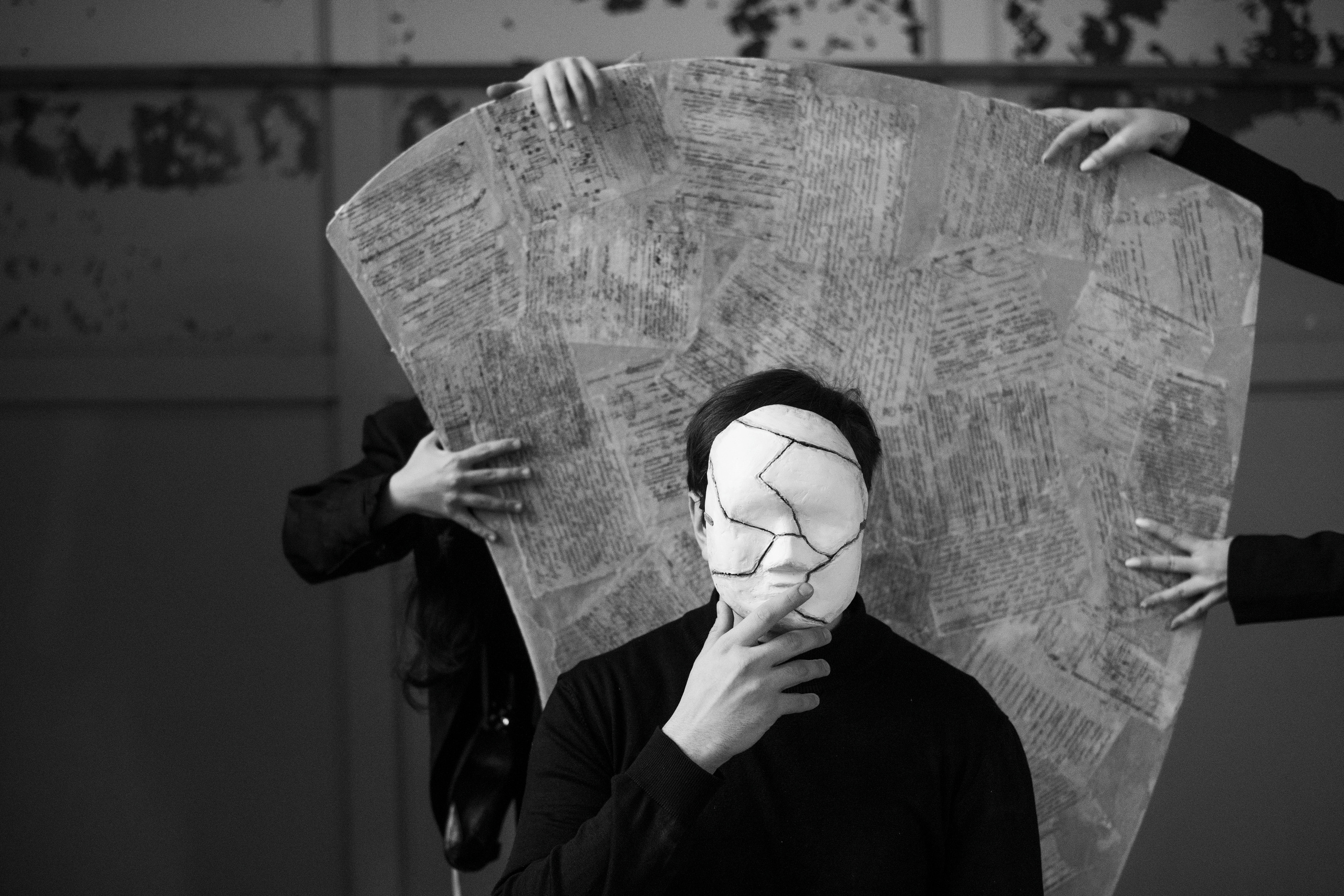 Выставка — перформанс «Мам, я дома!». Фотограф Светлана Амирханова