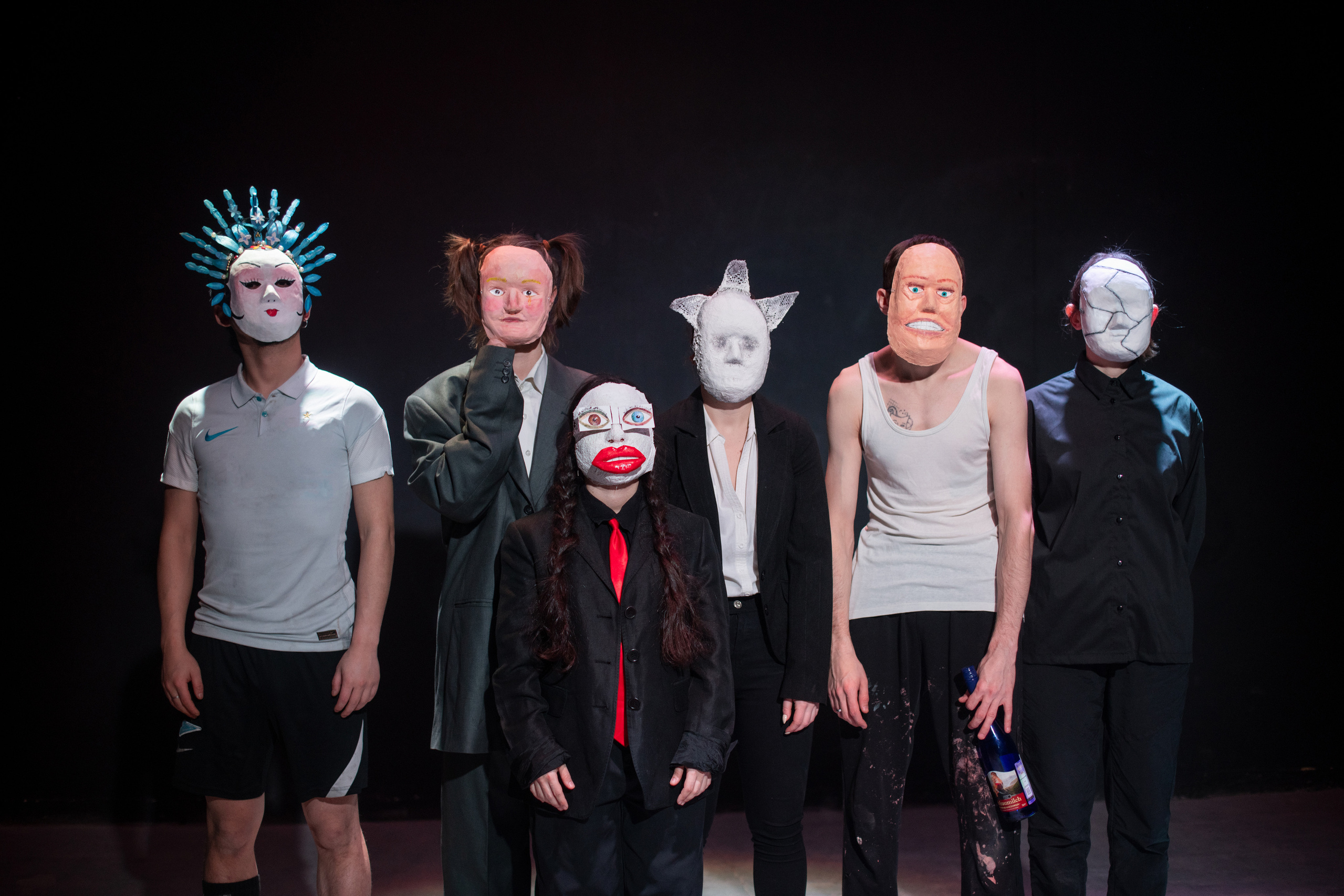 Выставка — перформанс «Мам, я дома!». Фотограф Светлана Амирханова