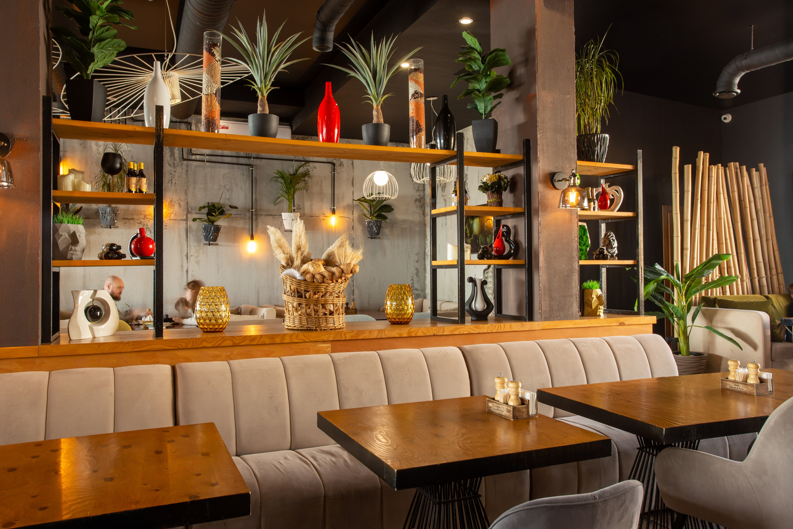 Не только еда: зачем снимать интерьер и атмосферу вашего заведения. Предметный и фудфотограф в Сочи Дарина Погодаева