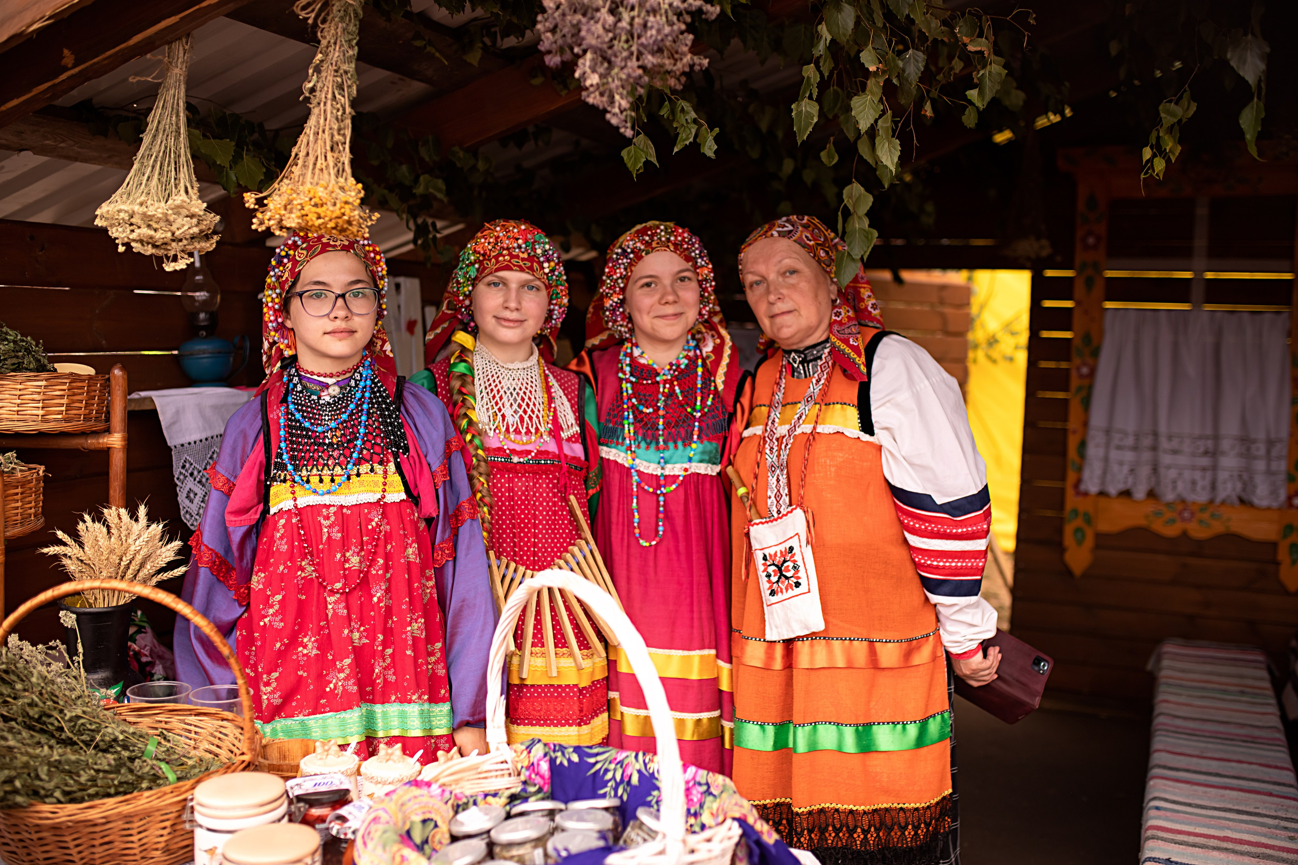 ФОТОПРОЕКТ «РУССКАЯ ДУША» Образцовый фольклорный коллектив «Пчёлка». Ольга Смирнова юрист, фотограф