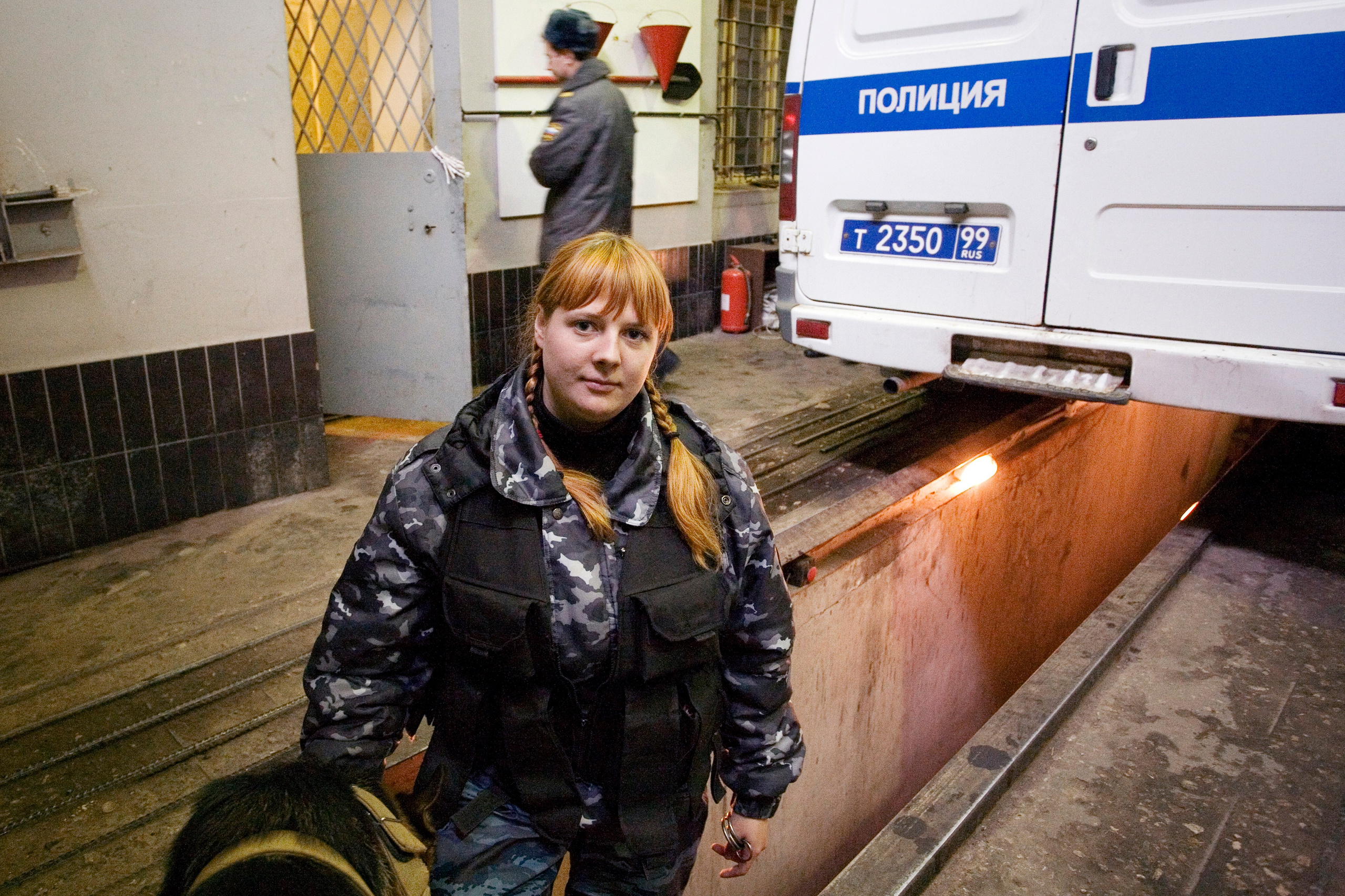 В тюрьме по доброй воле 2. Контакты