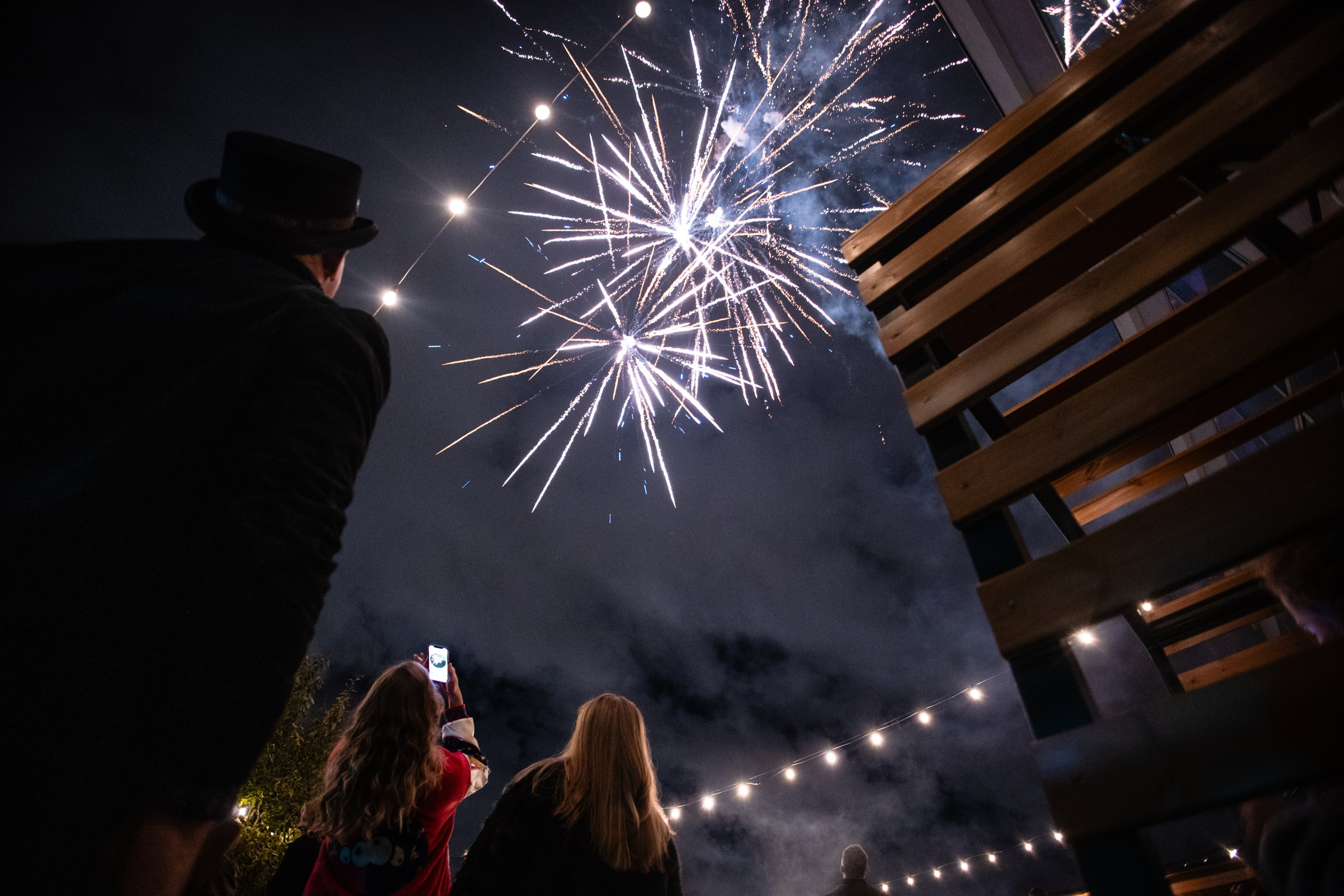 Салют с нестандартного ракурса во время корпоратива