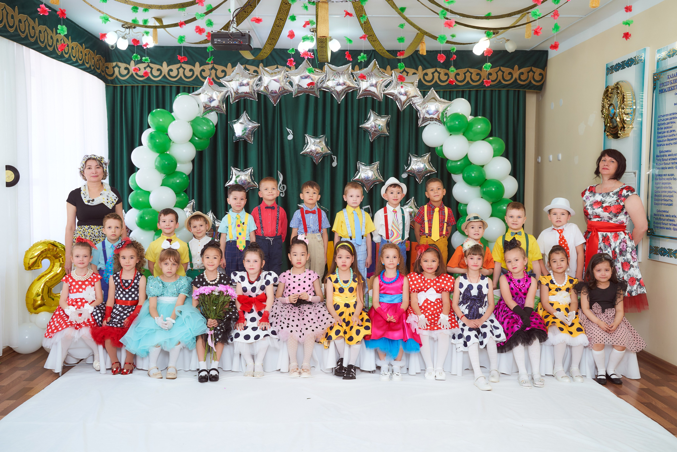 Фотограф в детский сад. Школьный фотограф в Уральске, студия | Классный Школьный Альбом