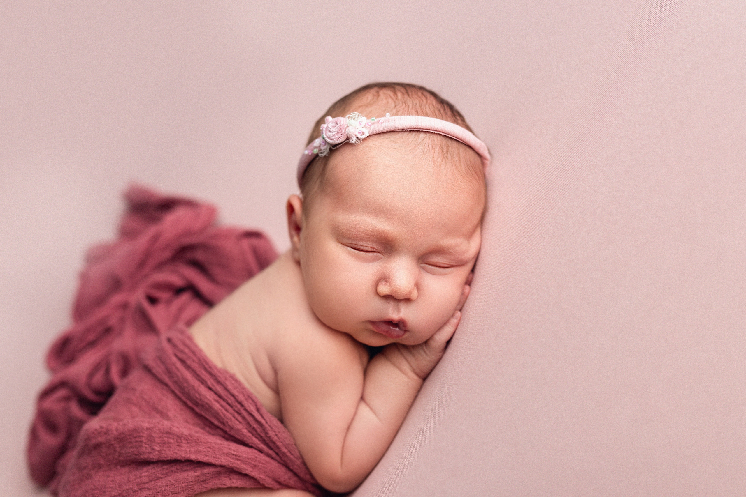 Фотосессия ньюборн в Барнауле. Фотограф новорожденных в г. Барнаул Ренпенинг Катерина