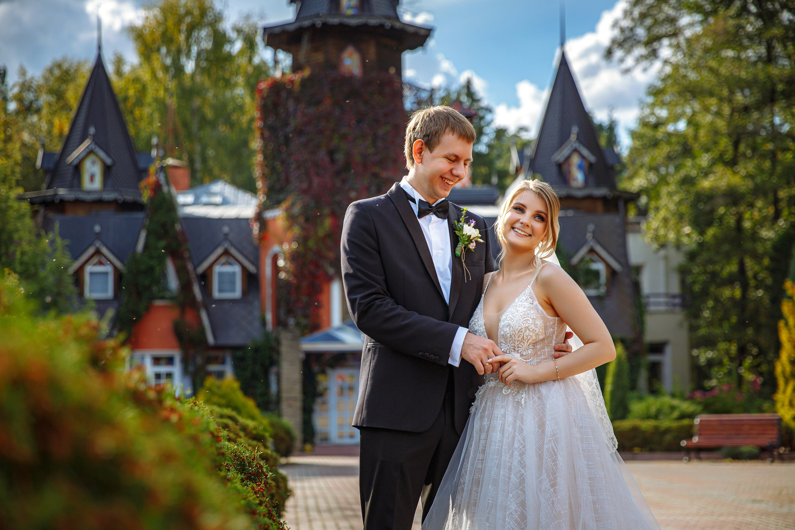 Свадебная фотосессия в парк отеле Креатово Раменское. Свадебный фотограф Москва и МО Сергей Киржаев