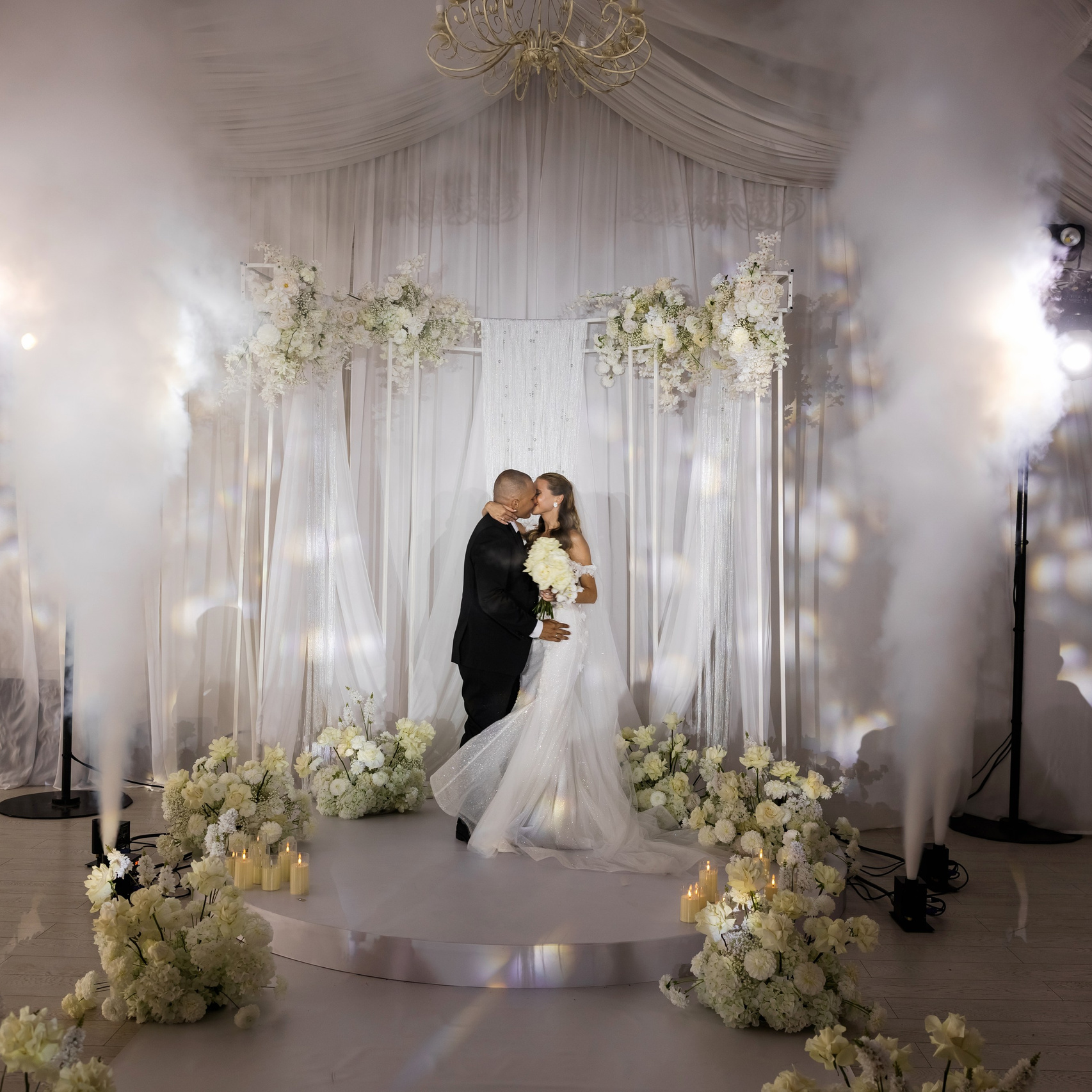 Услуги и цены свадебного фотографа в Крыму Севастополе Ялте. Свадебный фотограф, фотосъемка в Крыму, Севастополе, Симферополе, Ялте