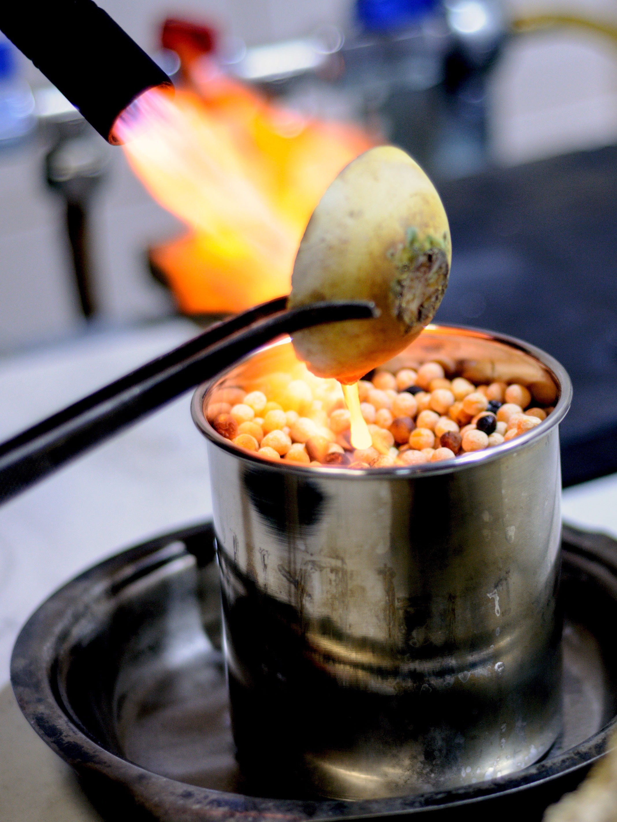 процесс создания украшений ручной работы