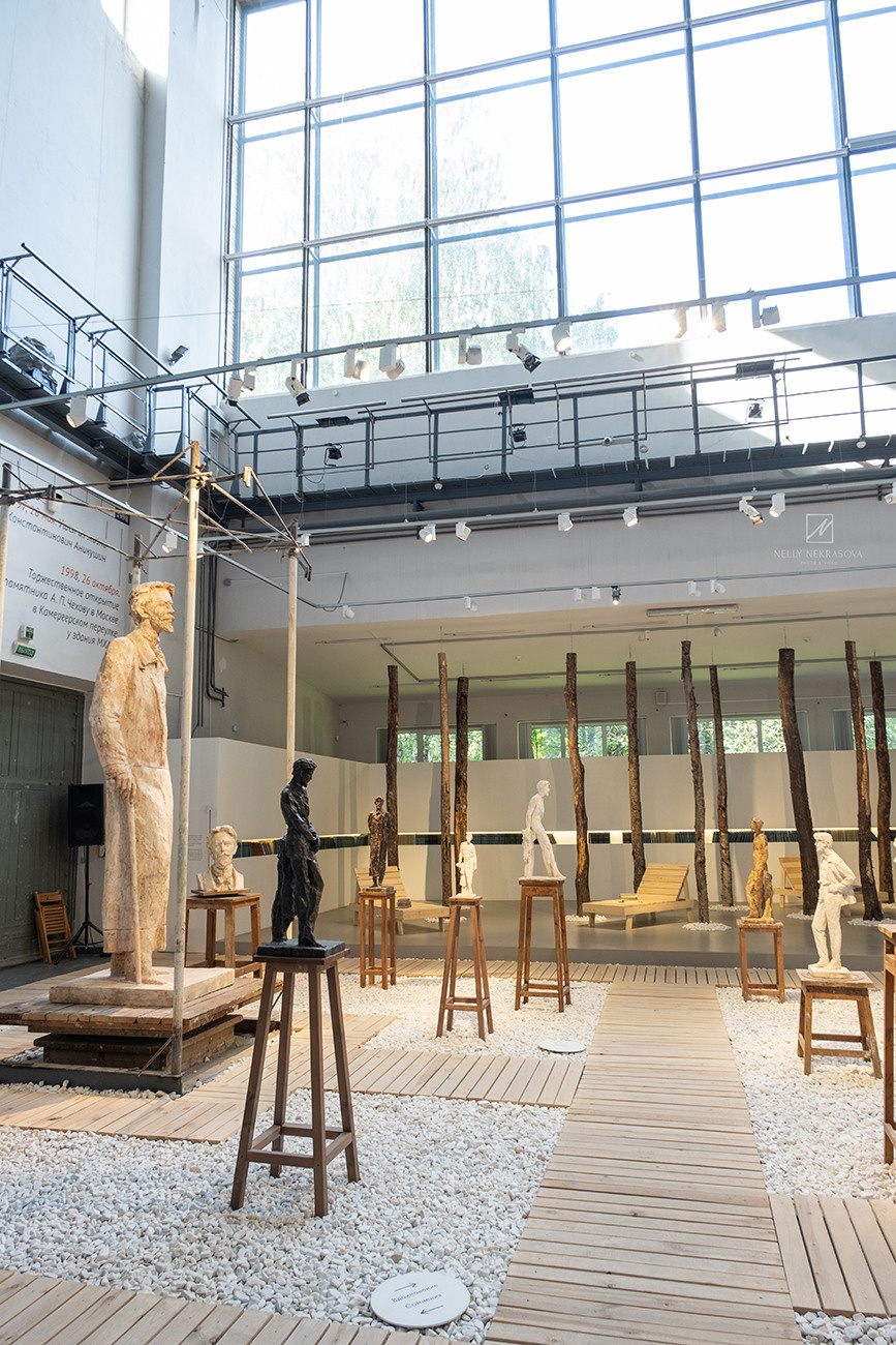 Мастерская скульптора. Фотограф и искусствовед в Туле и Санкт-Петербурге Нелли Некрасова