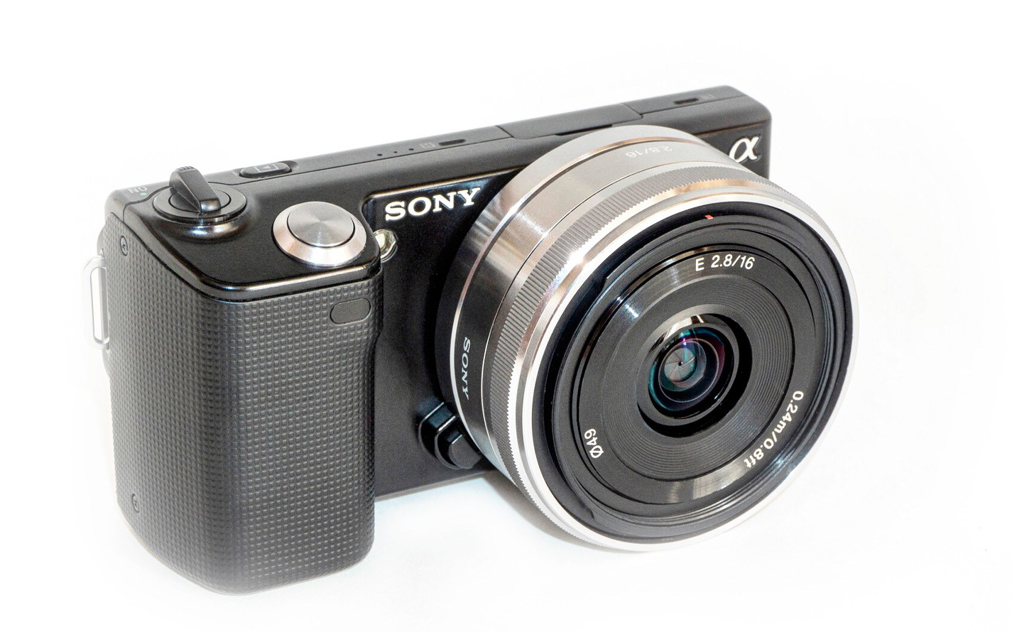 Беззеркальные камеры Sony: с чего всё началось