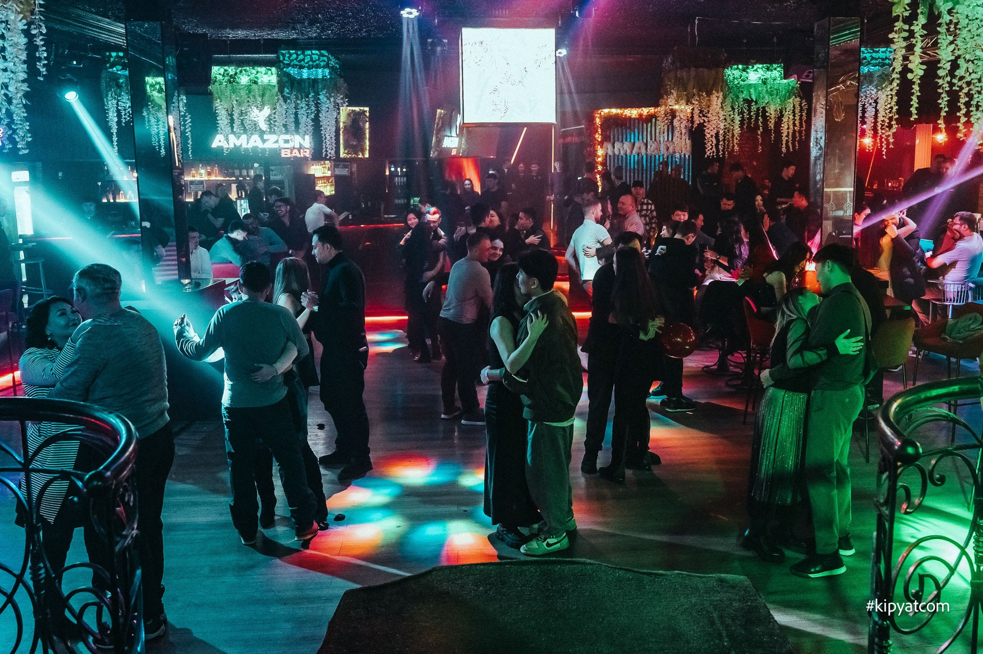 Amazon night club. Астана Кипятком