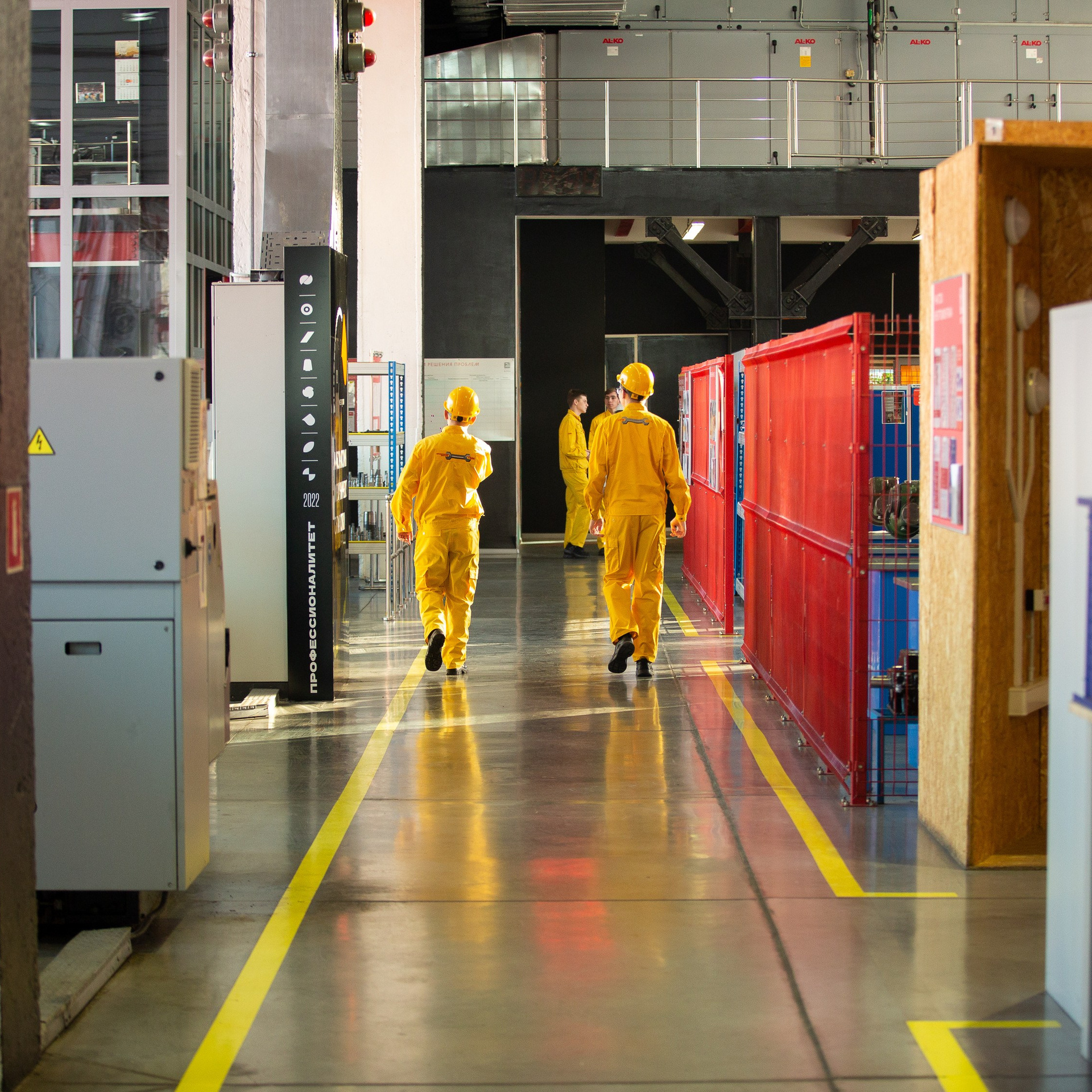 Контент-фотограф в Москве Семен Бурцев