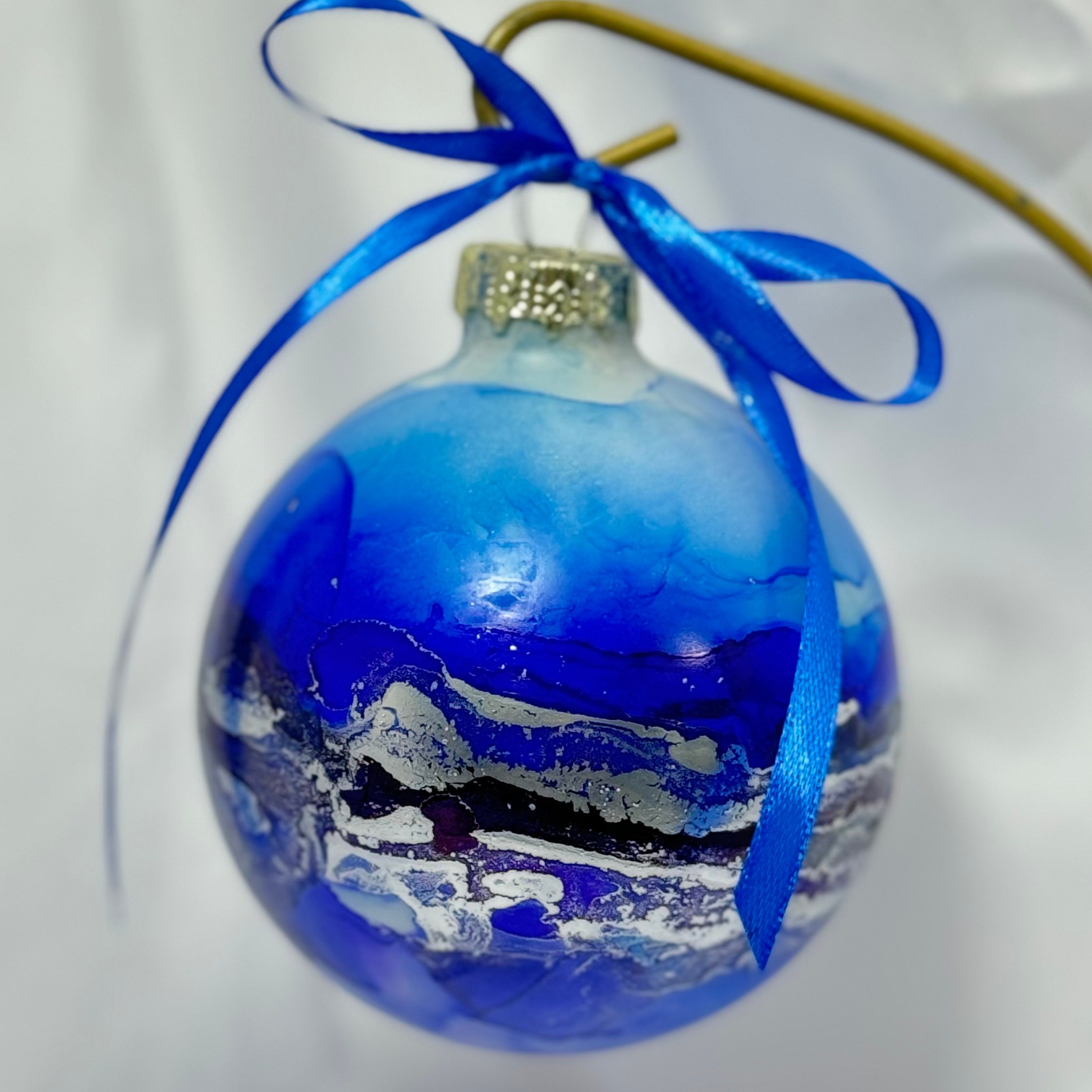 Магазин ёлочных шаров с ручной художественной росписью. Художественная ручная роспись елочных шаров, корпоративные подарки и восковые аромасвечи