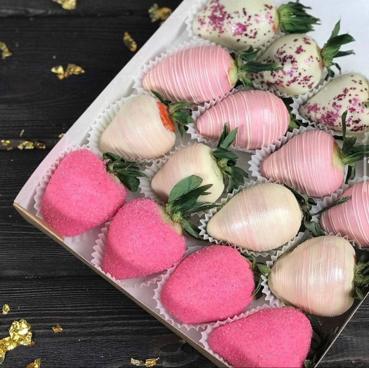 Наборы из клубники в шоколаде Сургут. Клубника в шоколаде в Сургуте