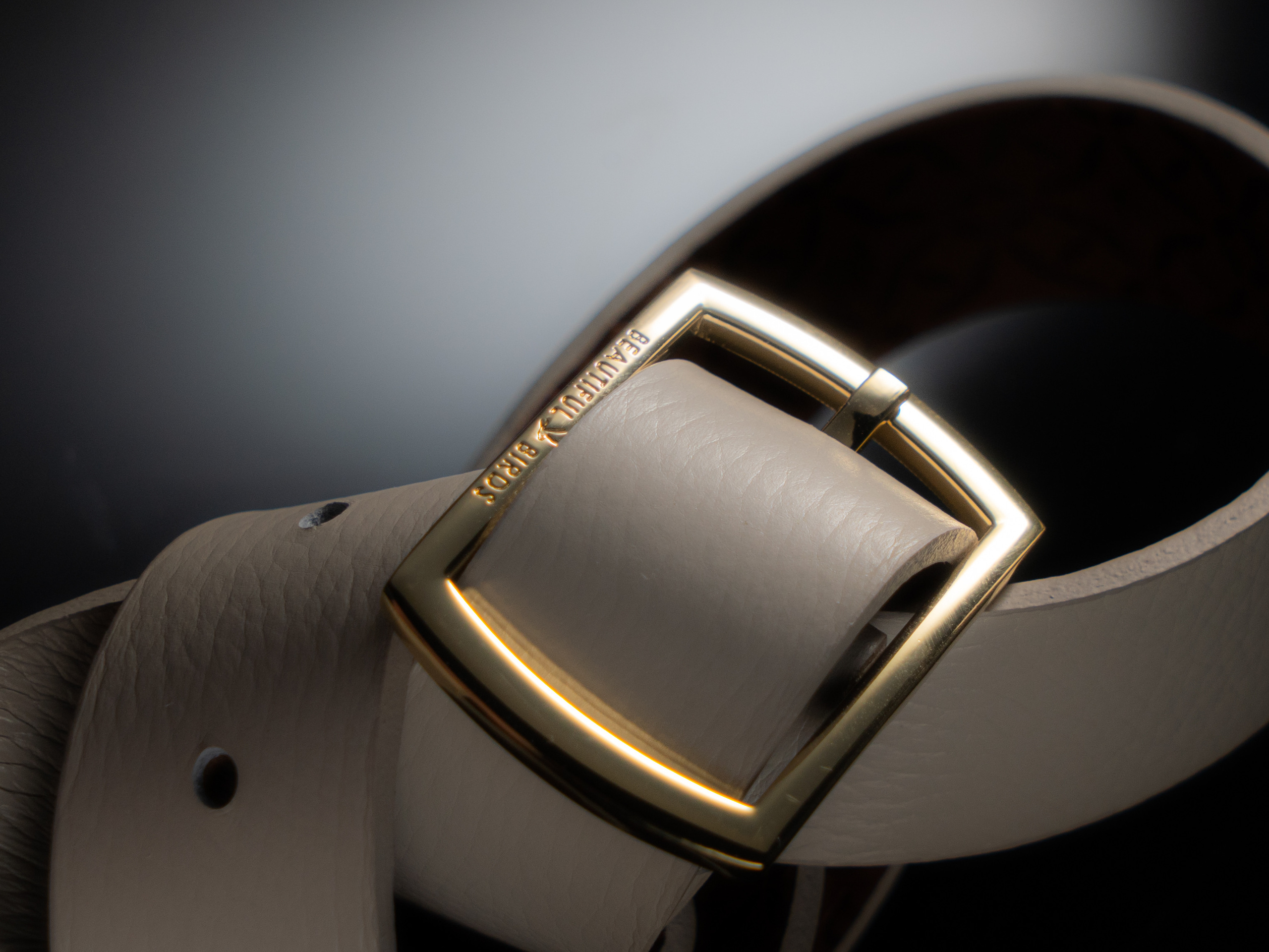 Рекламирующие фотографии товара для онлайн магазинов.