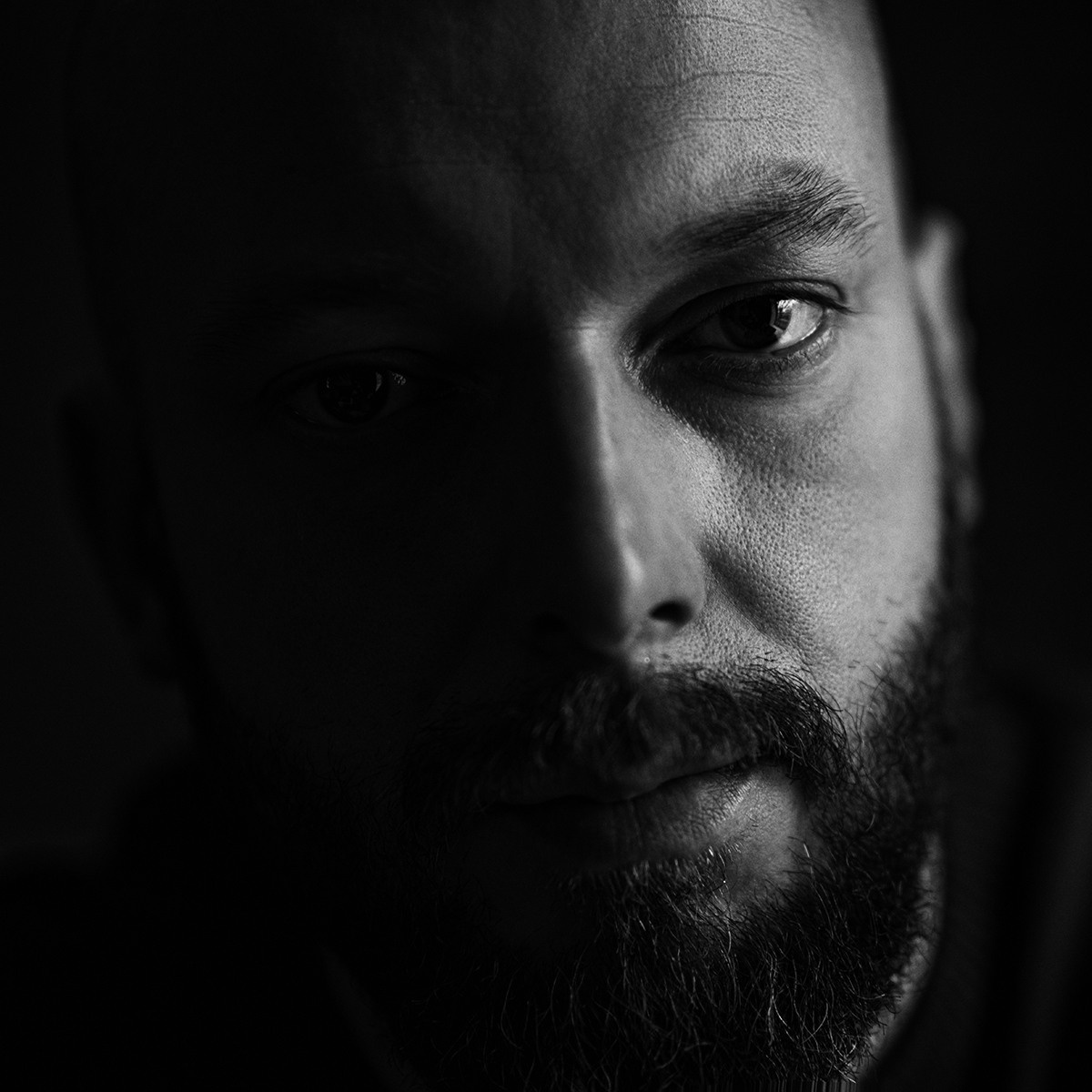 Контакты. Фотограф Александр Иванов