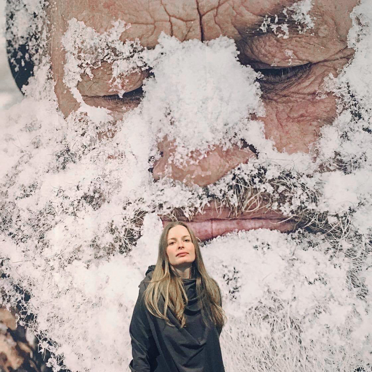 Елена Аносова получила грант фонда Аарона Сискинда. Елена Аносова — художница и исследовательница, куратор и лектор