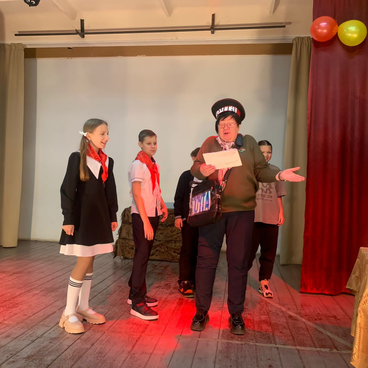 Начало 13 театрального сезона