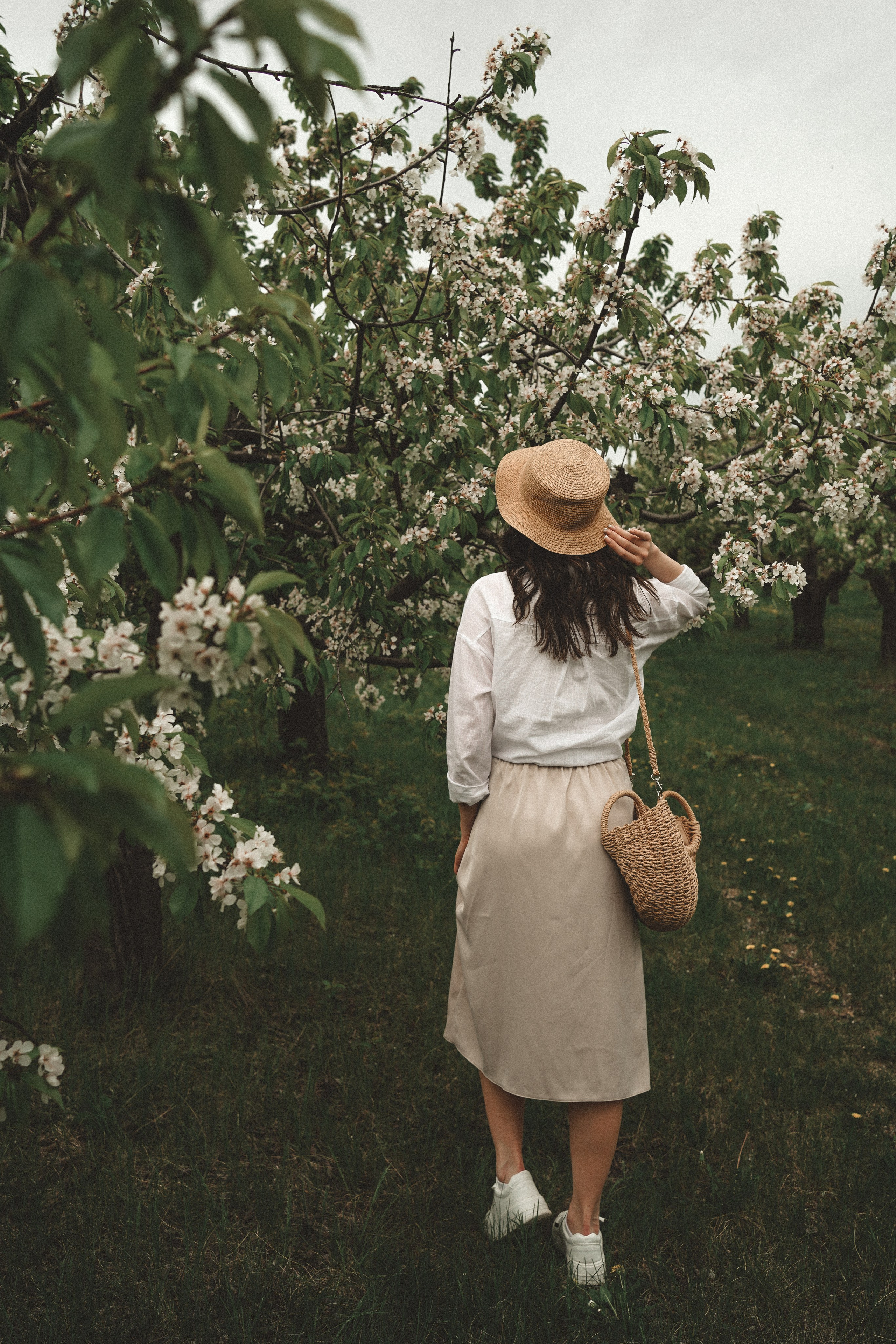 Фотосессия в цветущем саду в пос. Мускатный. Фотограф Ростов-на-Дону. Свадебный фотограф в Ростове-на-Дону. Таинство Крещения и Венчания, семейные фотосессии. Алёна Чёботова