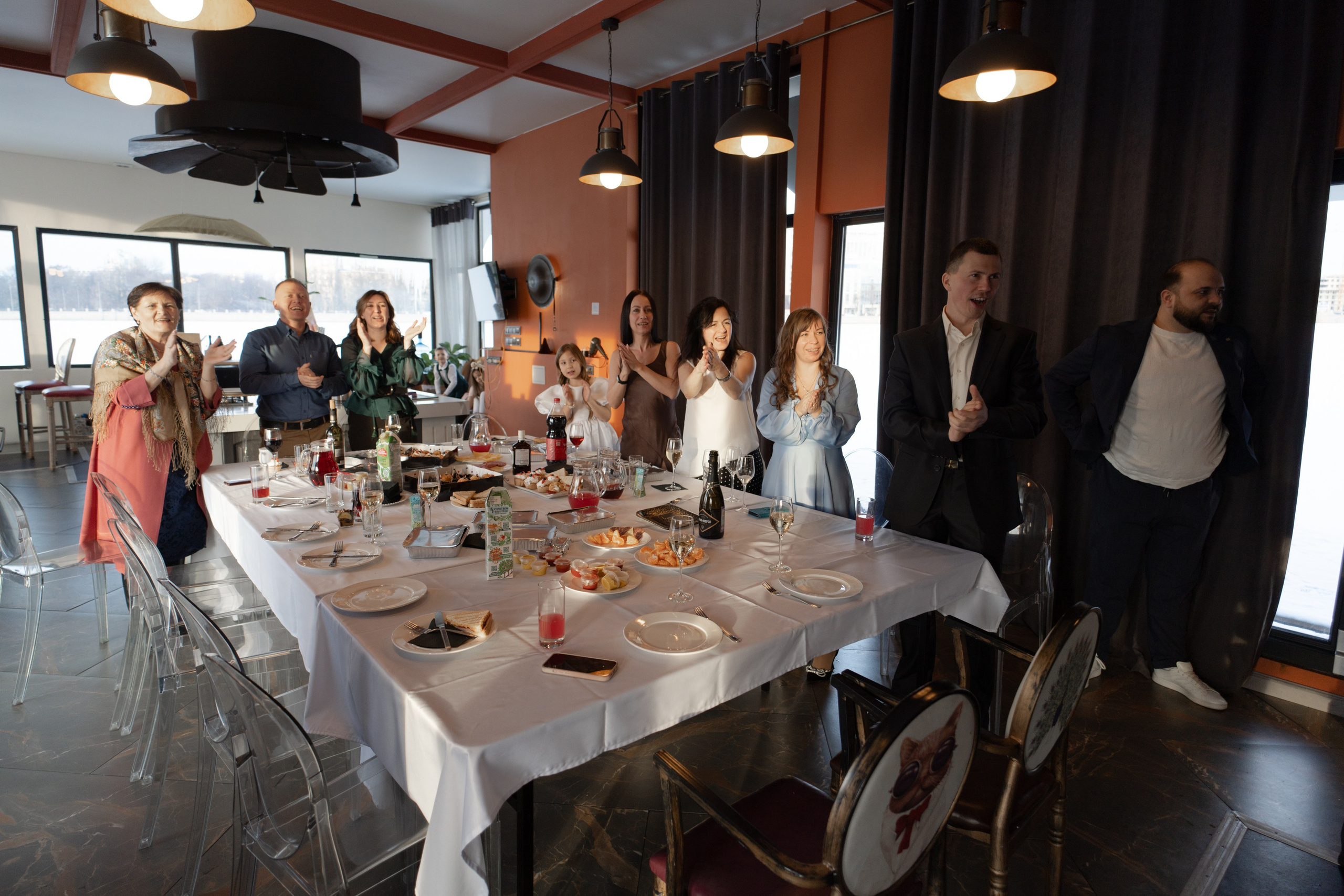 Свадебная съемка зимой в Санкт-Петербурге. Свадебный фотограф Александр Невский в Санкт-Петербурге