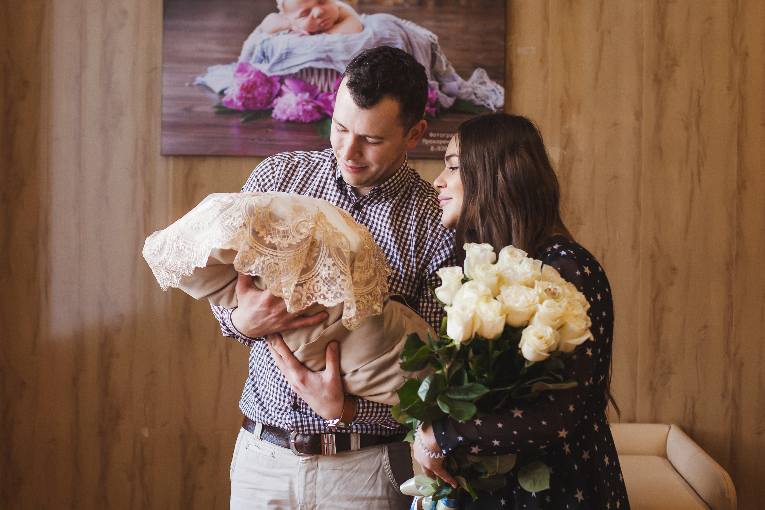 Фотосессия выписки из роддома. Фотограф новорожденных в Брянске Анжелика Прохоренкова