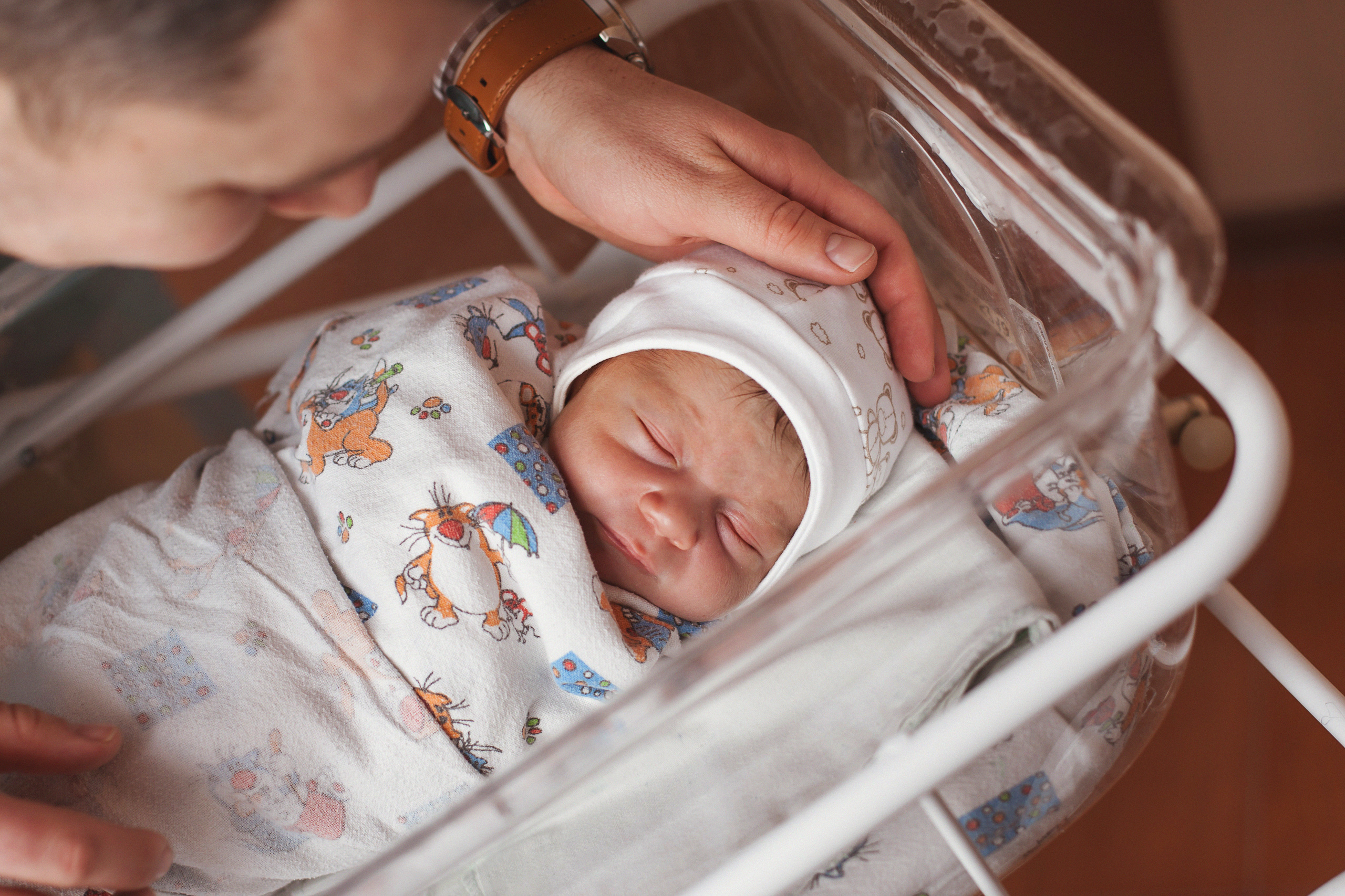 Фотосессия выписки из роддома. Фотограф новорожденных в Брянске Анжелика Прохоренкова