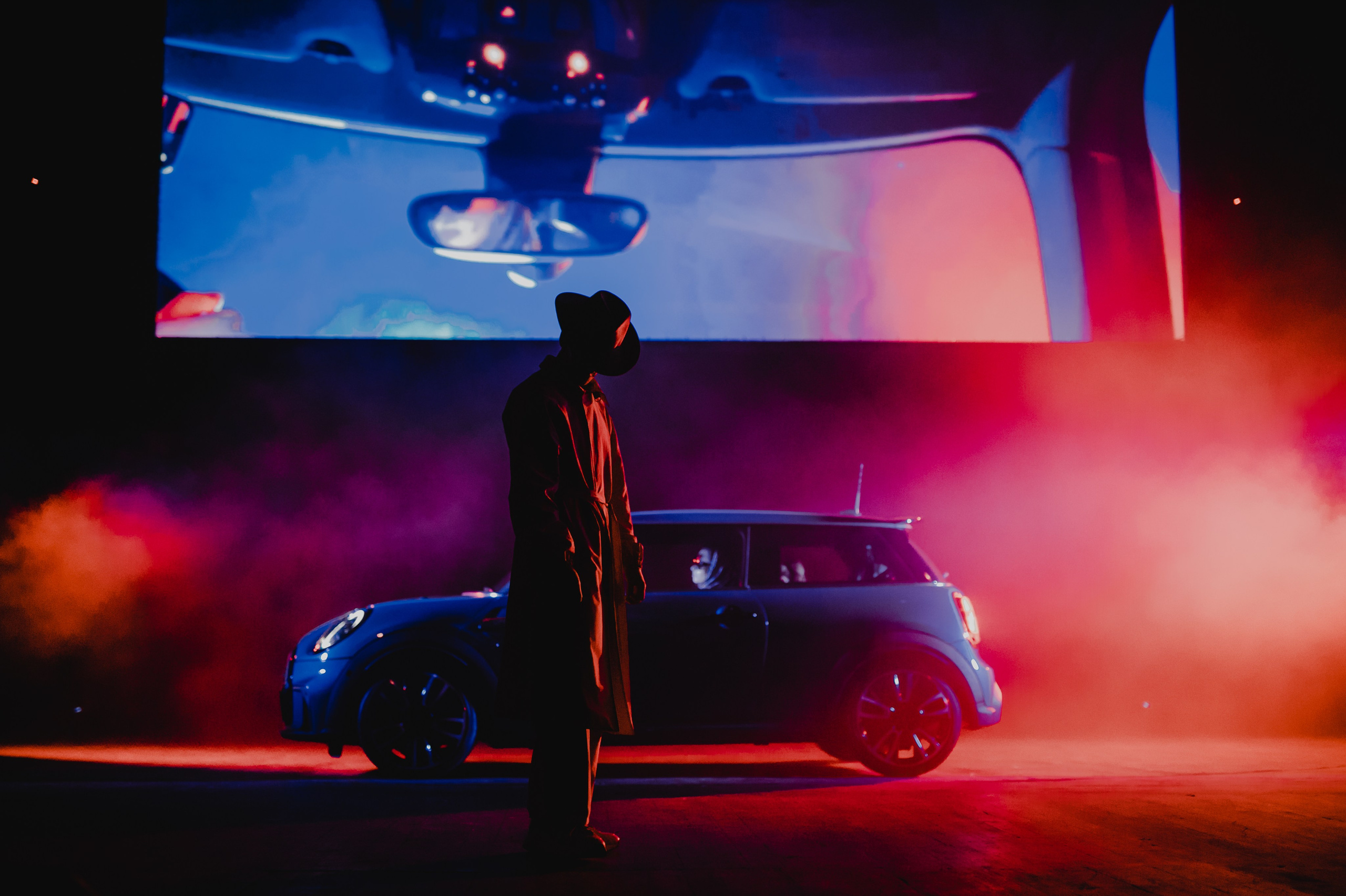New MINI Cooper в Гоголь Центре. Репортажный, event, концертный и backstage фотограф из Москвы Виталий Кривцов