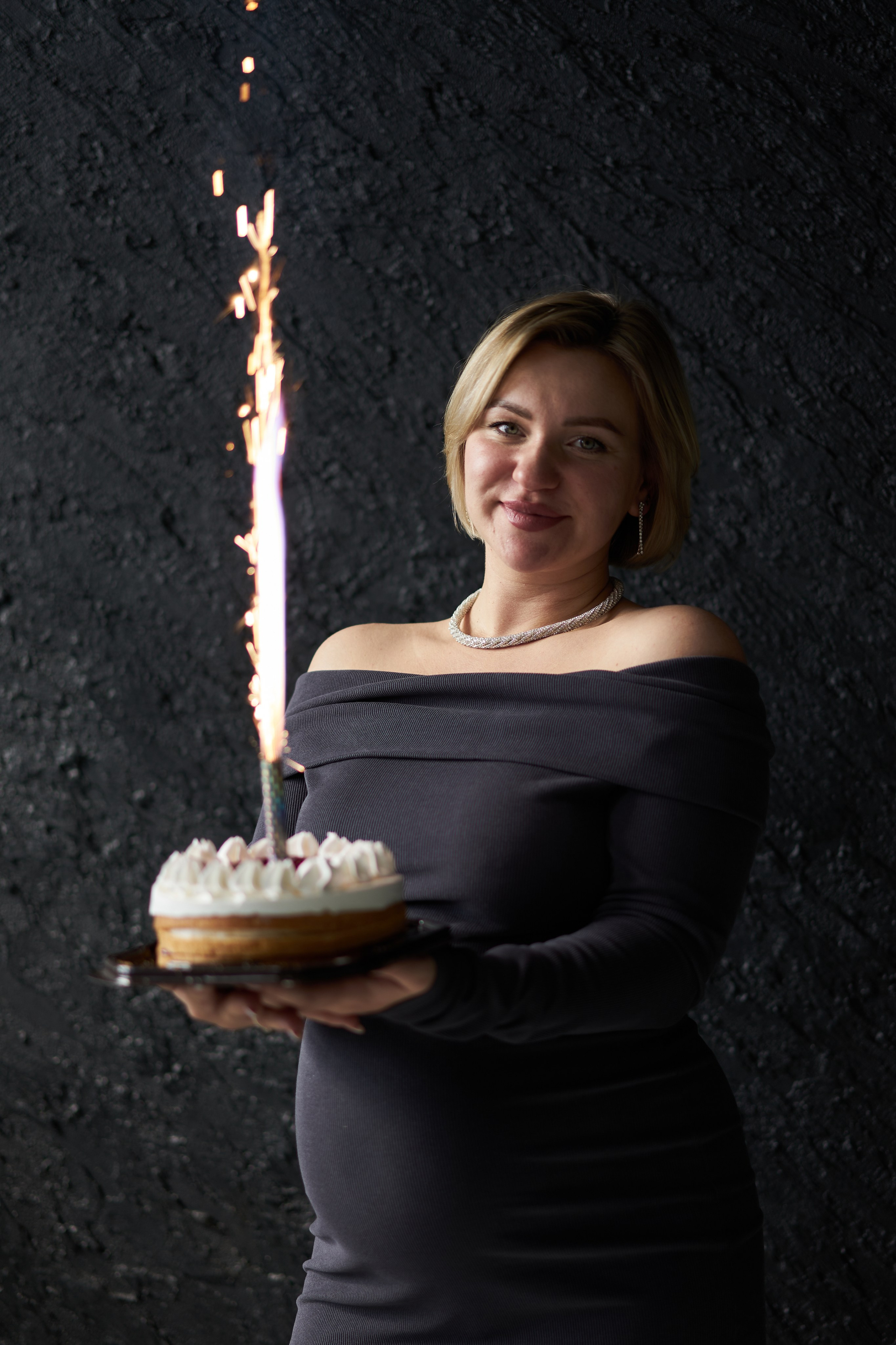 Беременность съемка пары в студии. Фотограф Екатеринбург Кокшарова Александра