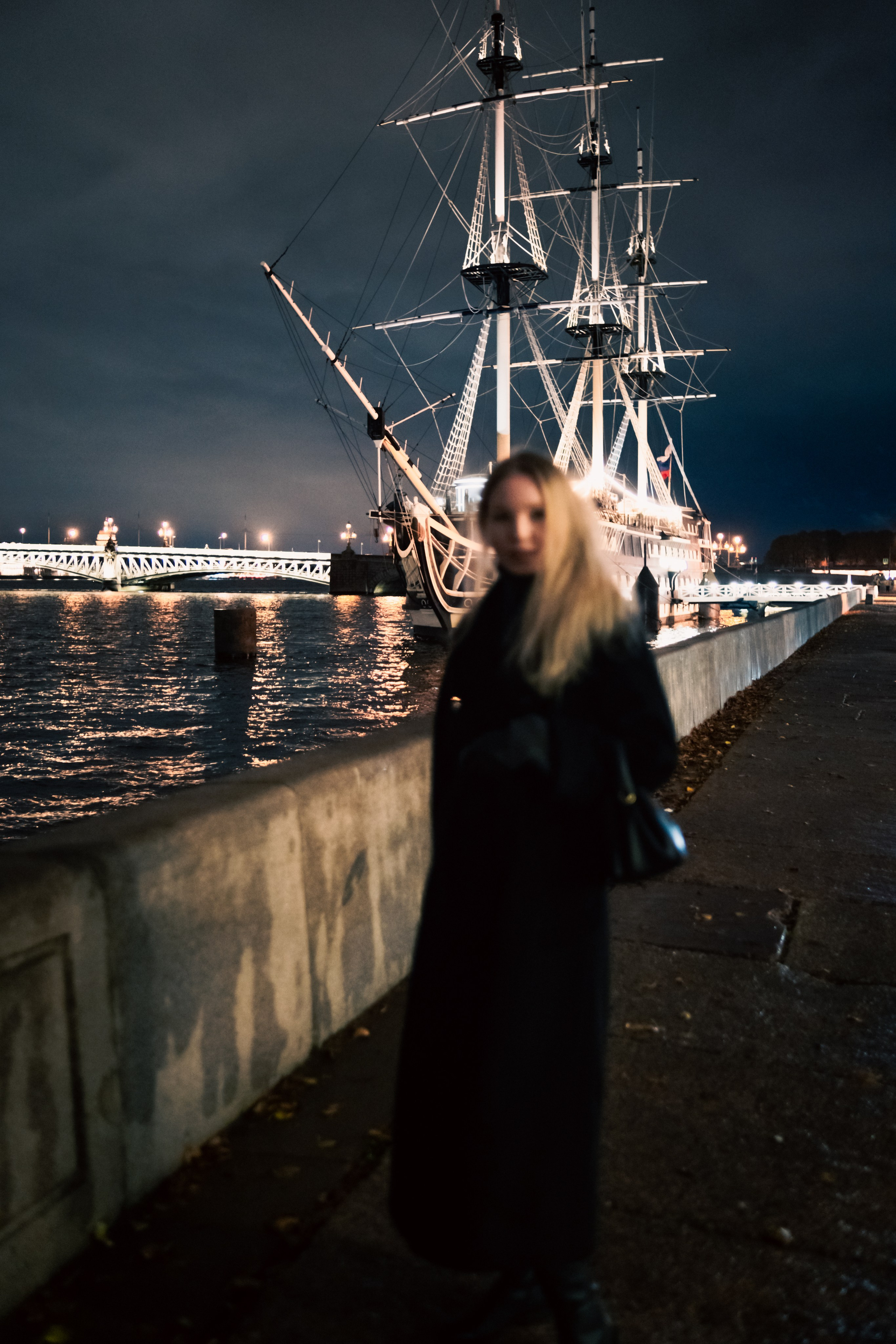 The Golden-Grey Neva. Felixtones