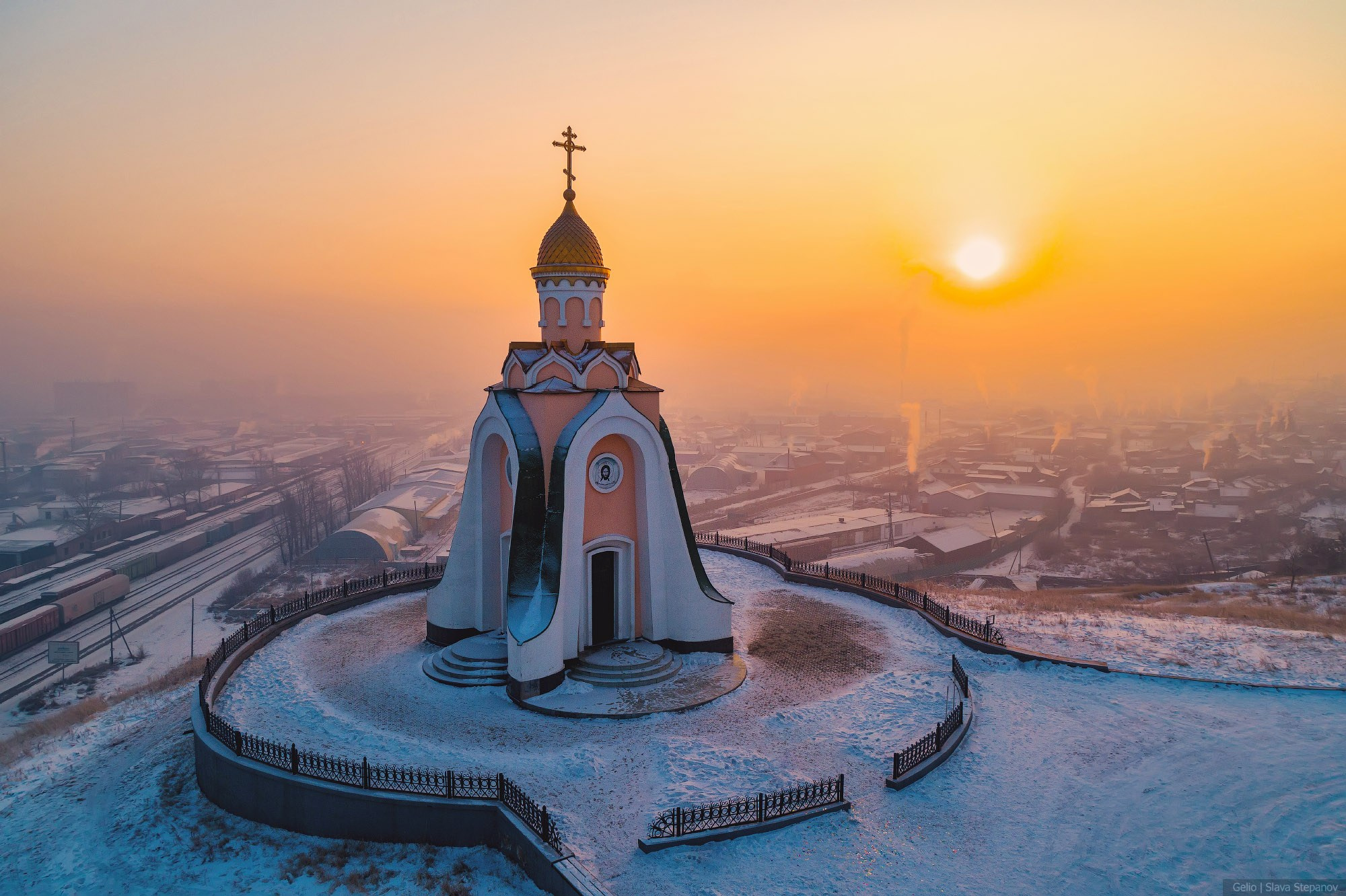 Чита часовня с высоты на закате