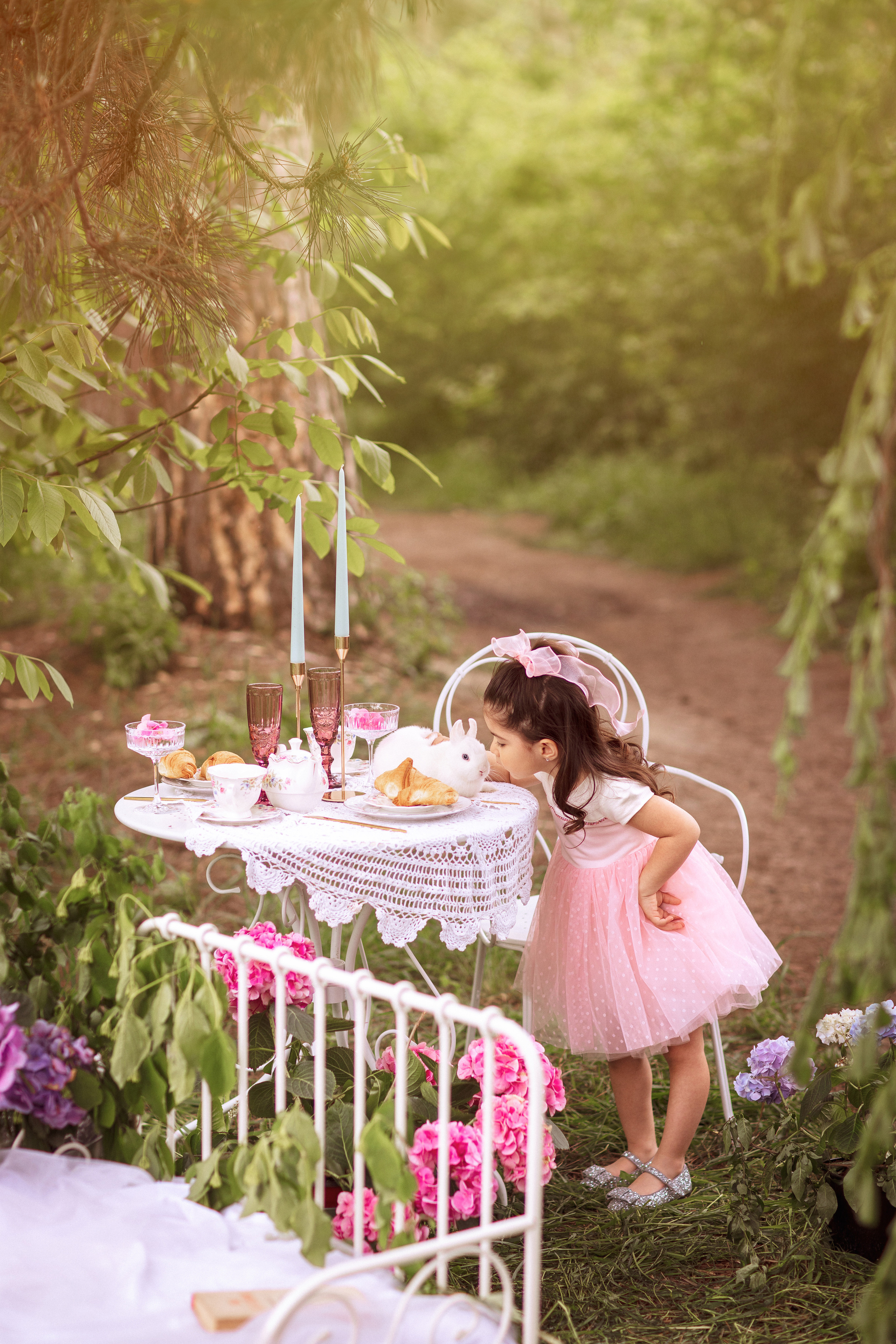 Цветочная кровать с кроликами. Семейный и детский фотограф в Краснодаре Анна Трашкова