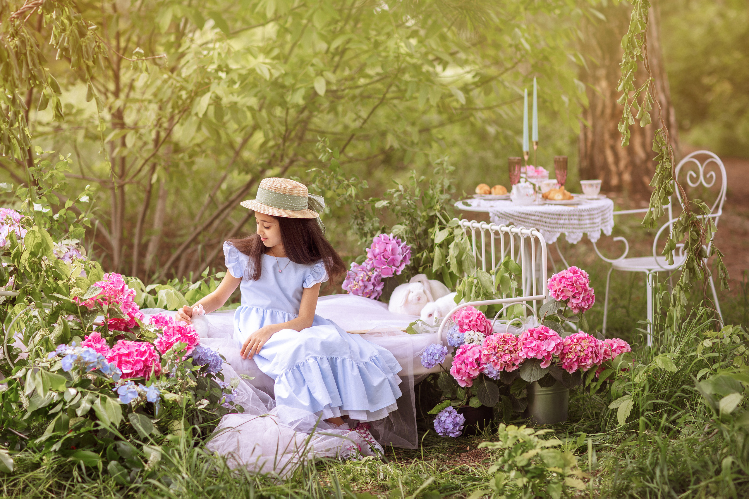Цветочная кровать с кроликами. Семейный и детский фотограф в Краснодаре Анна Трашкова