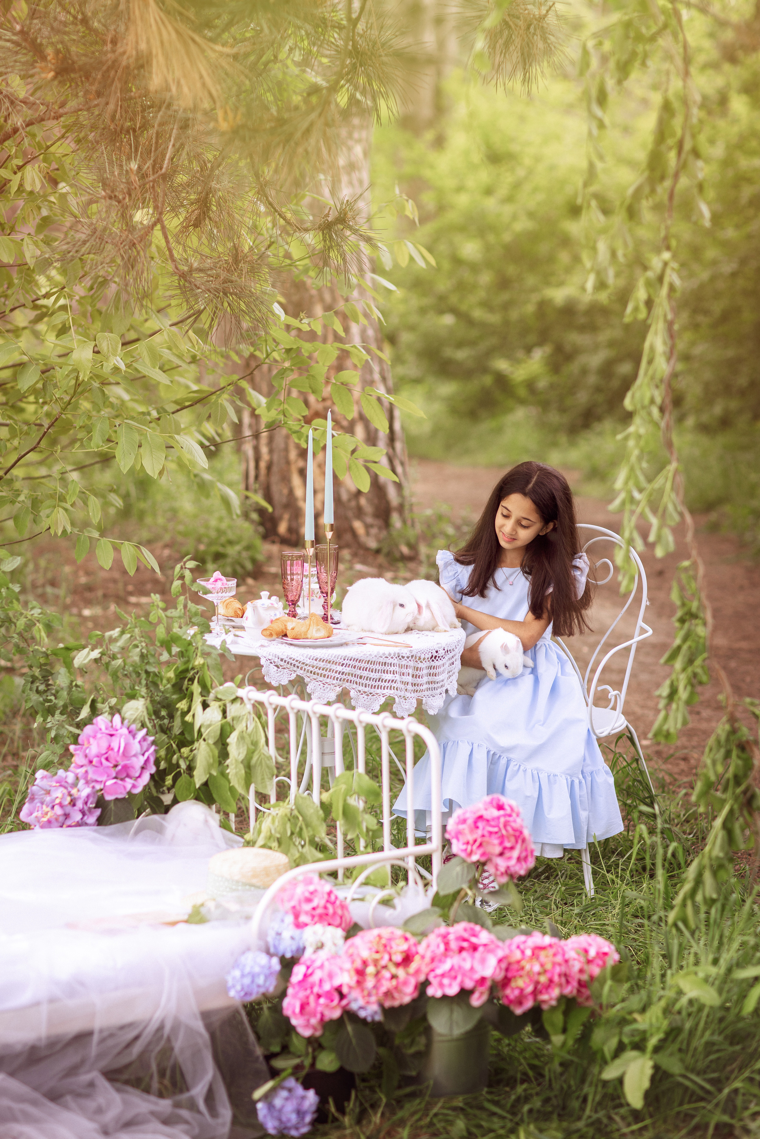 Цветочная кровать с кроликами. Семейный и детский фотограф в Краснодаре Анна Трашкова