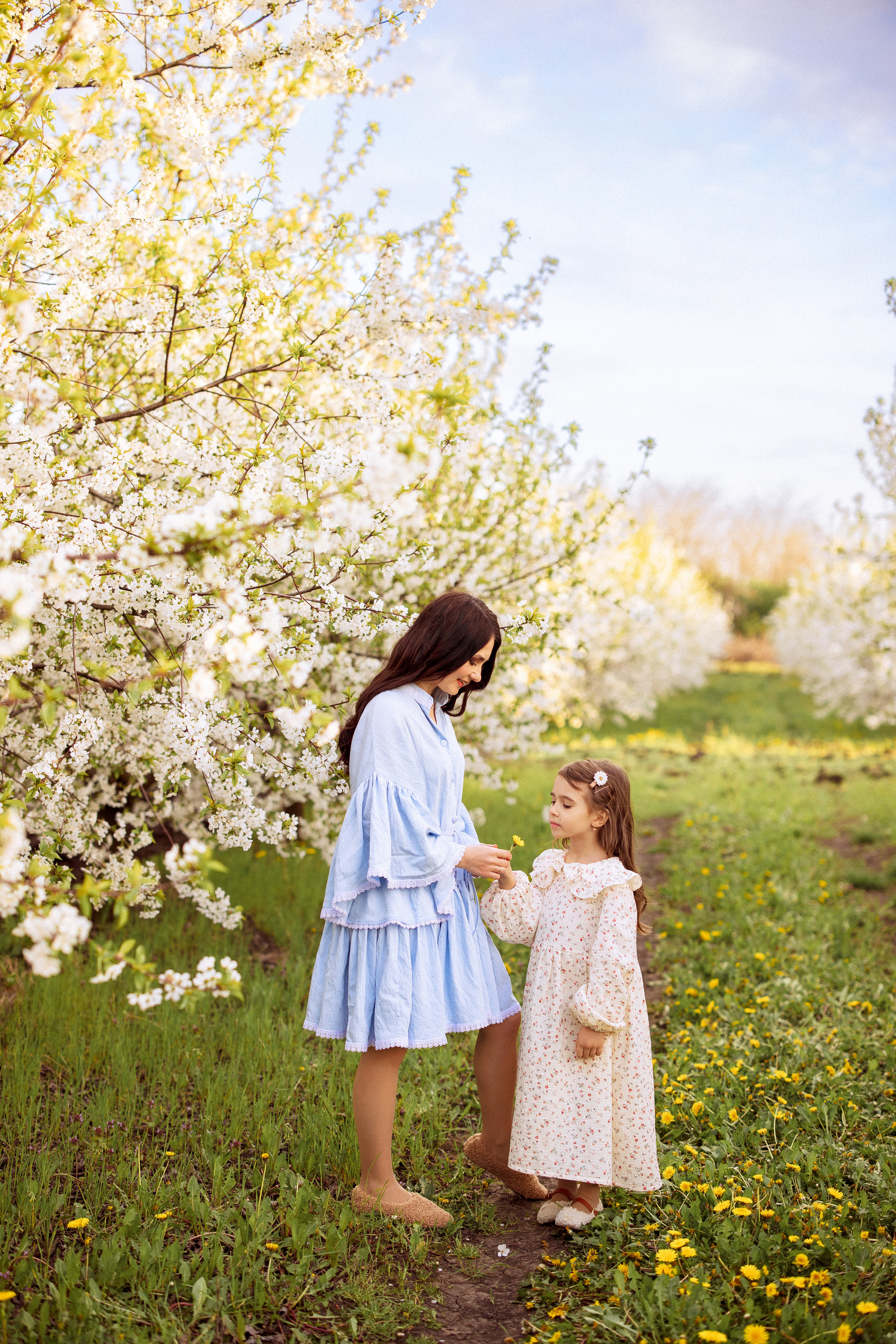 Фотосессия в цветущем саду, Краснодар. Семейный и детский фотограф в Краснодаре Анна Трашкова