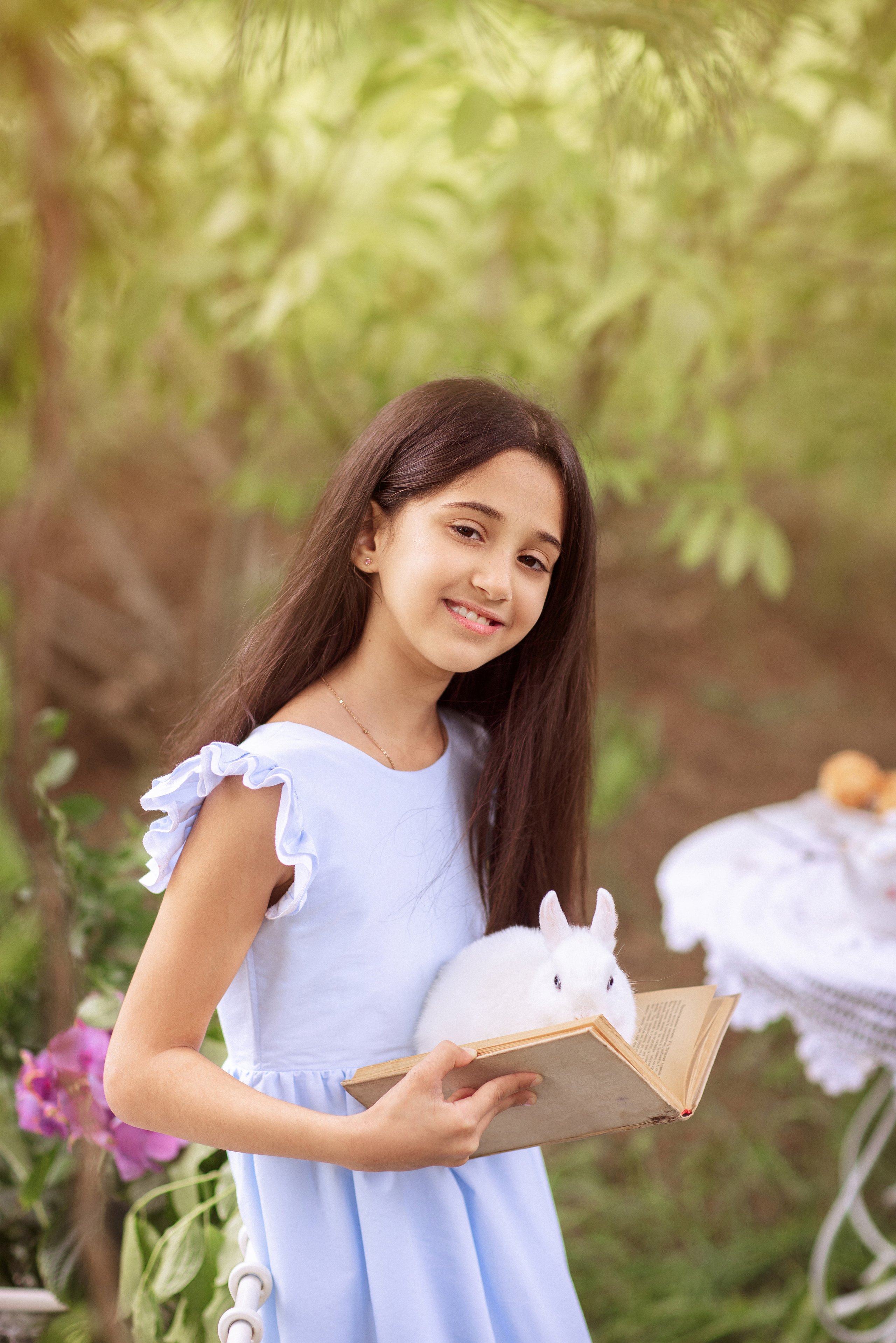 Цветочная кровать с кроликами. Семейный и детский фотограф в Краснодаре Анна Трашкова