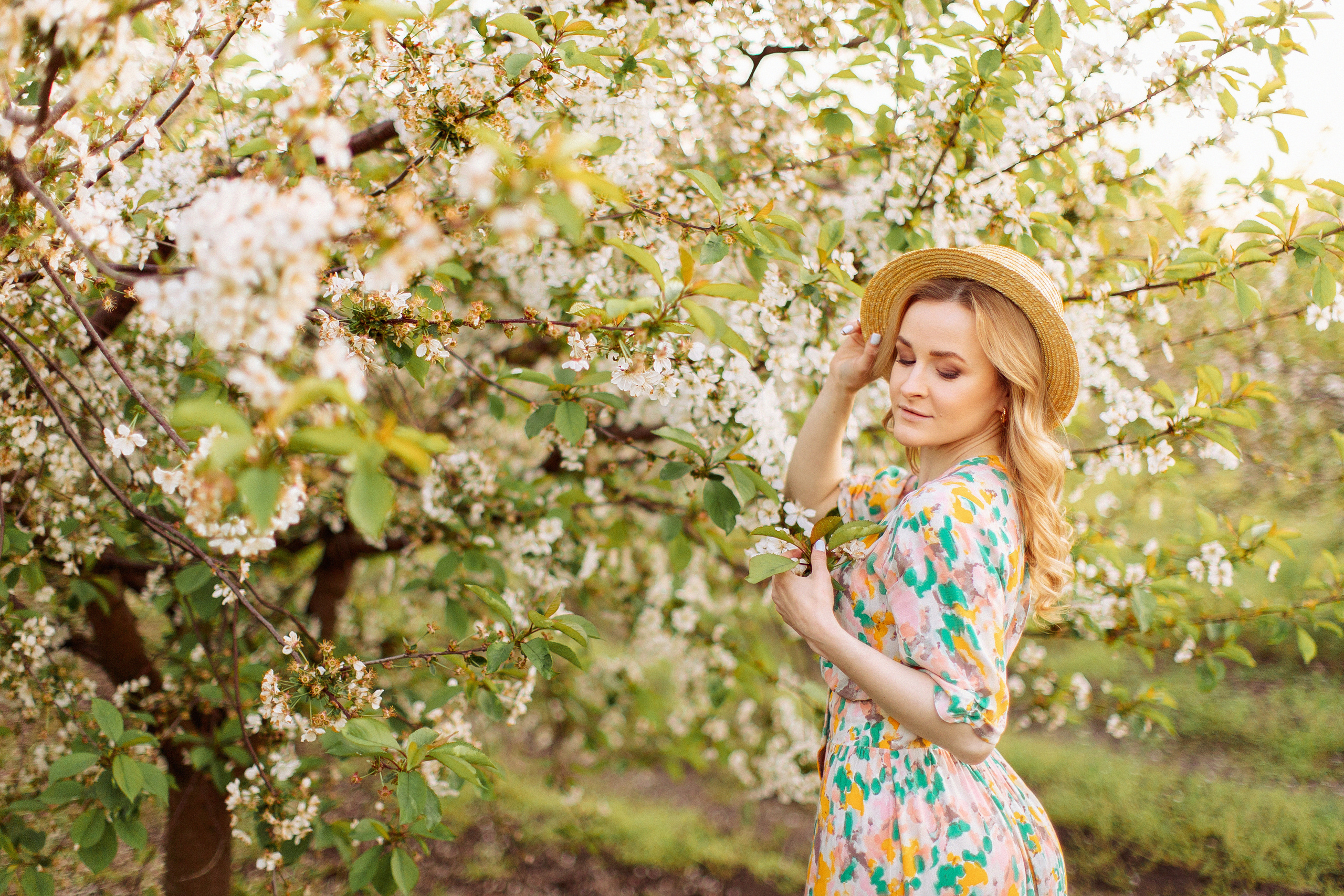 Цветущий сад, Девушка. Семейный и детский фотограф в Краснодаре Анна Трашкова