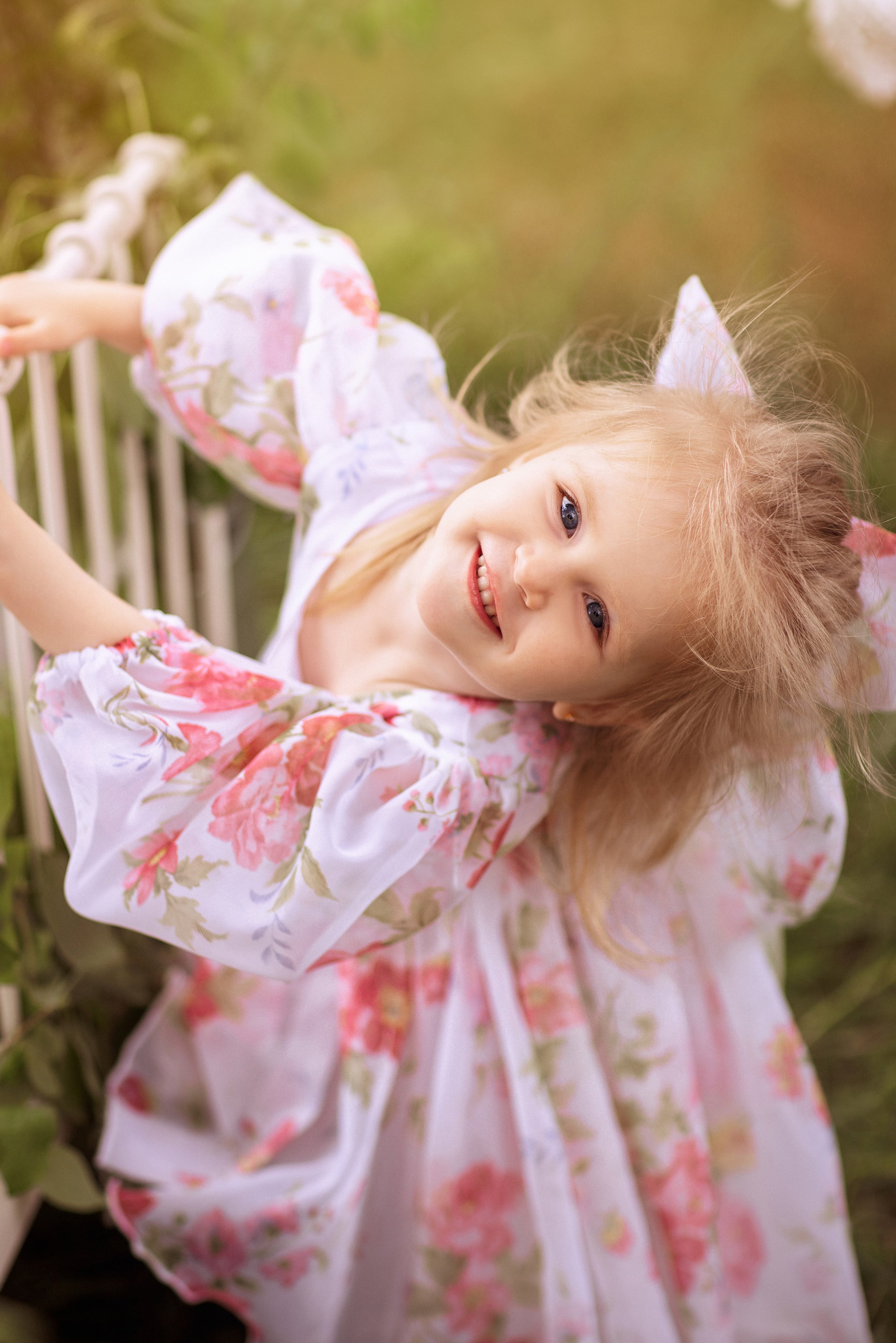 Цветочная кровать с кроликами. Семейный и детский фотограф в Краснодаре Анна Трашкова