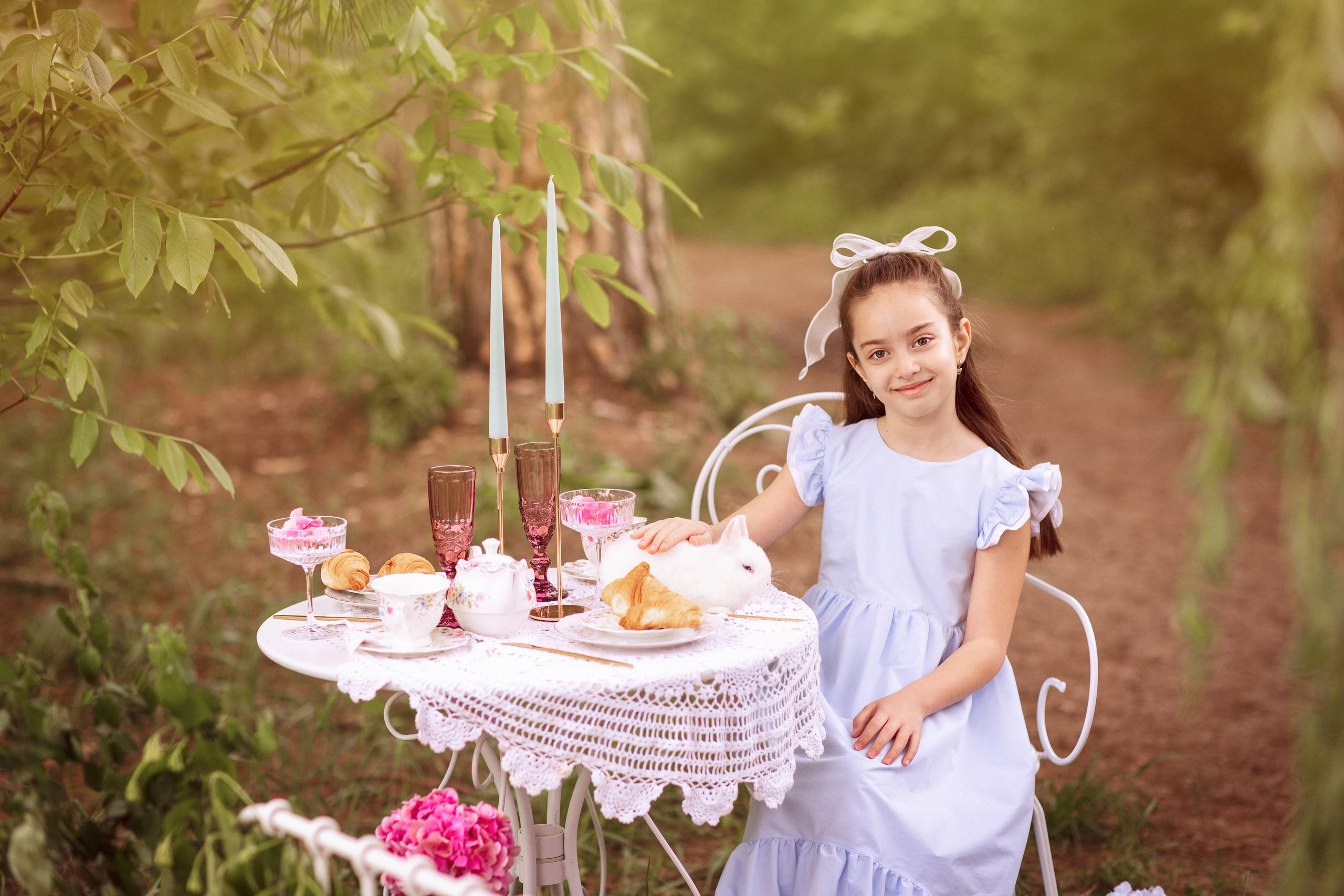 Цветочная кровать с кроликами. Семейный и детский фотограф в Краснодаре Анна Трашкова