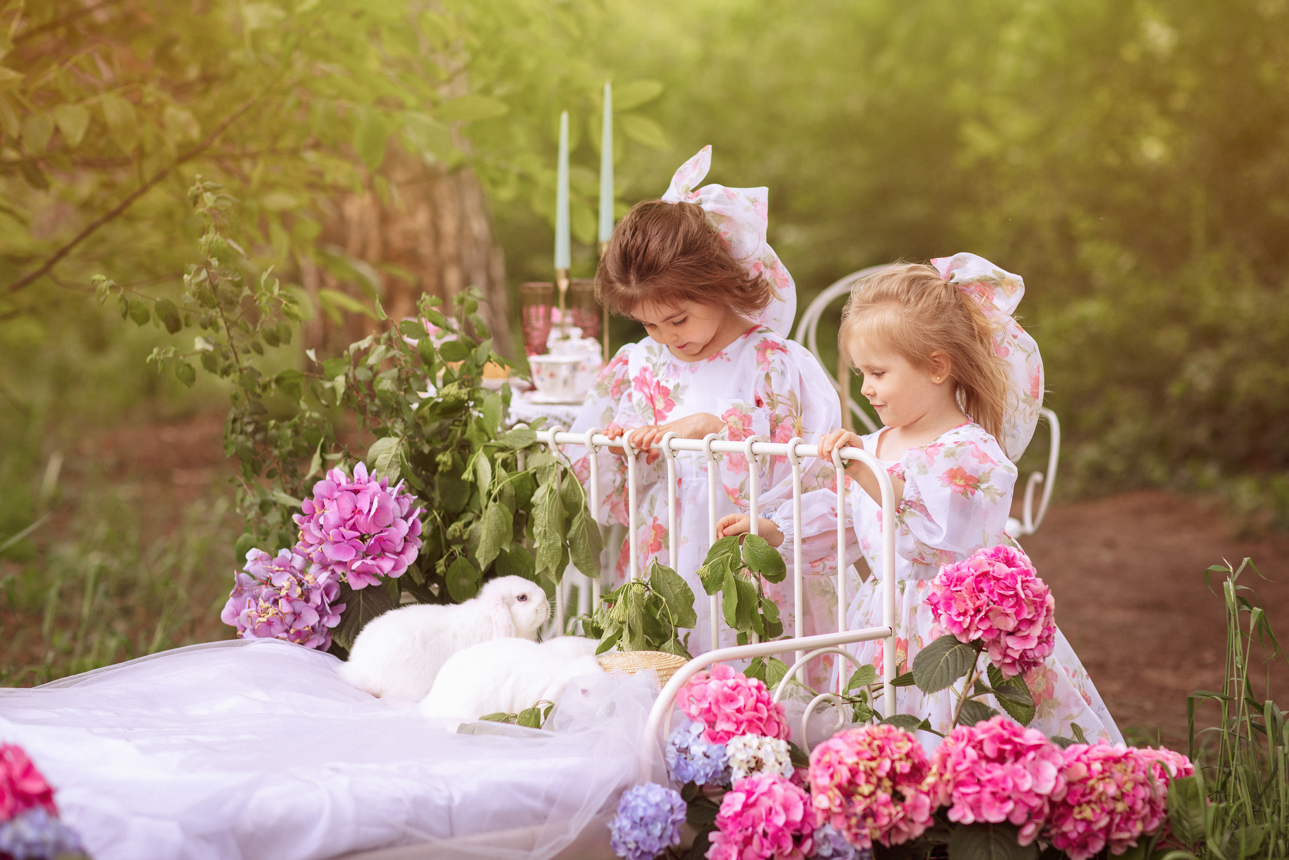 Цветочная кровать с кроликами. Семейный и детский фотограф в Краснодаре Анна Трашкова