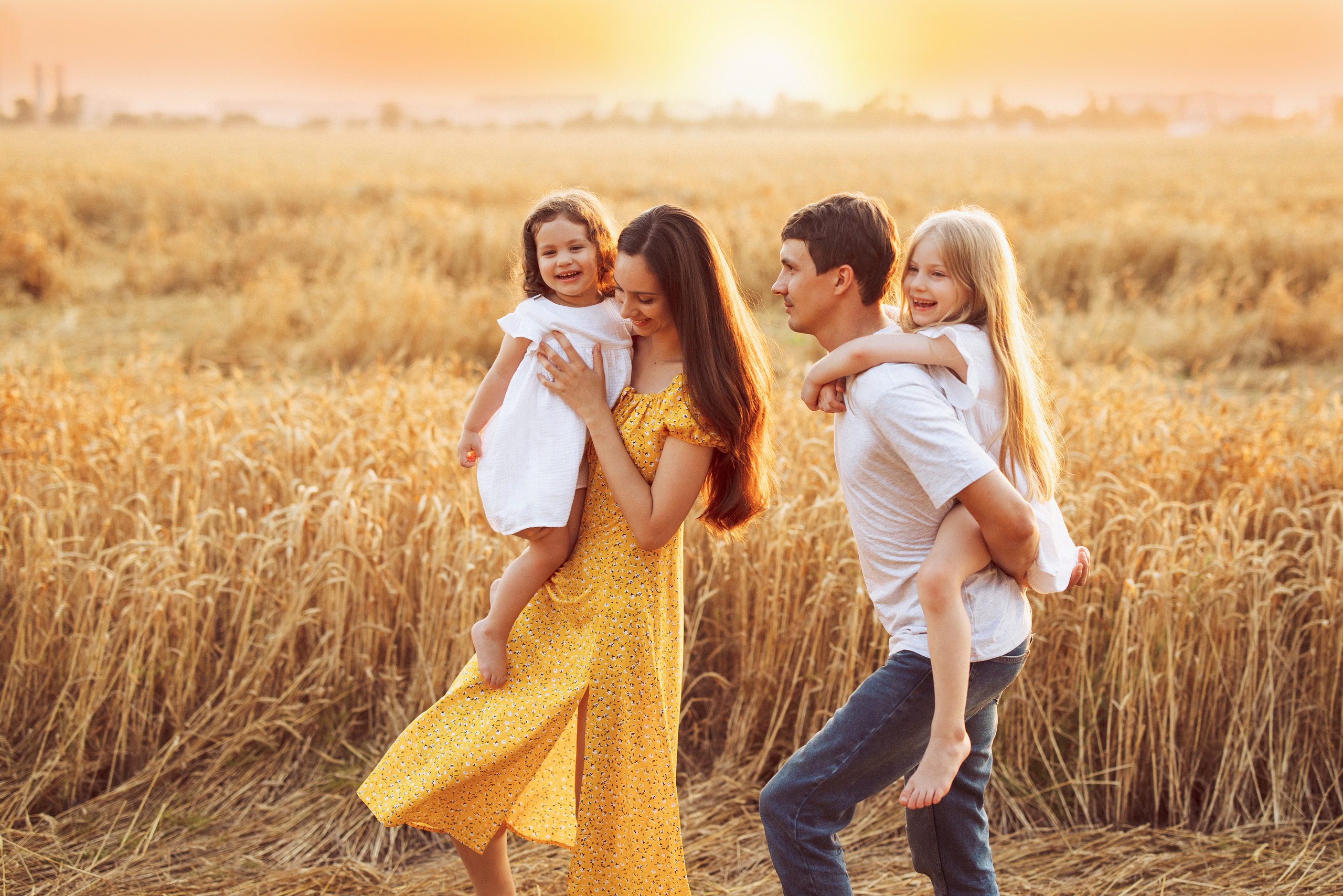 Пшеничное поле, семьи. Семейный и детский фотограф в Краснодаре Анна Трашкова