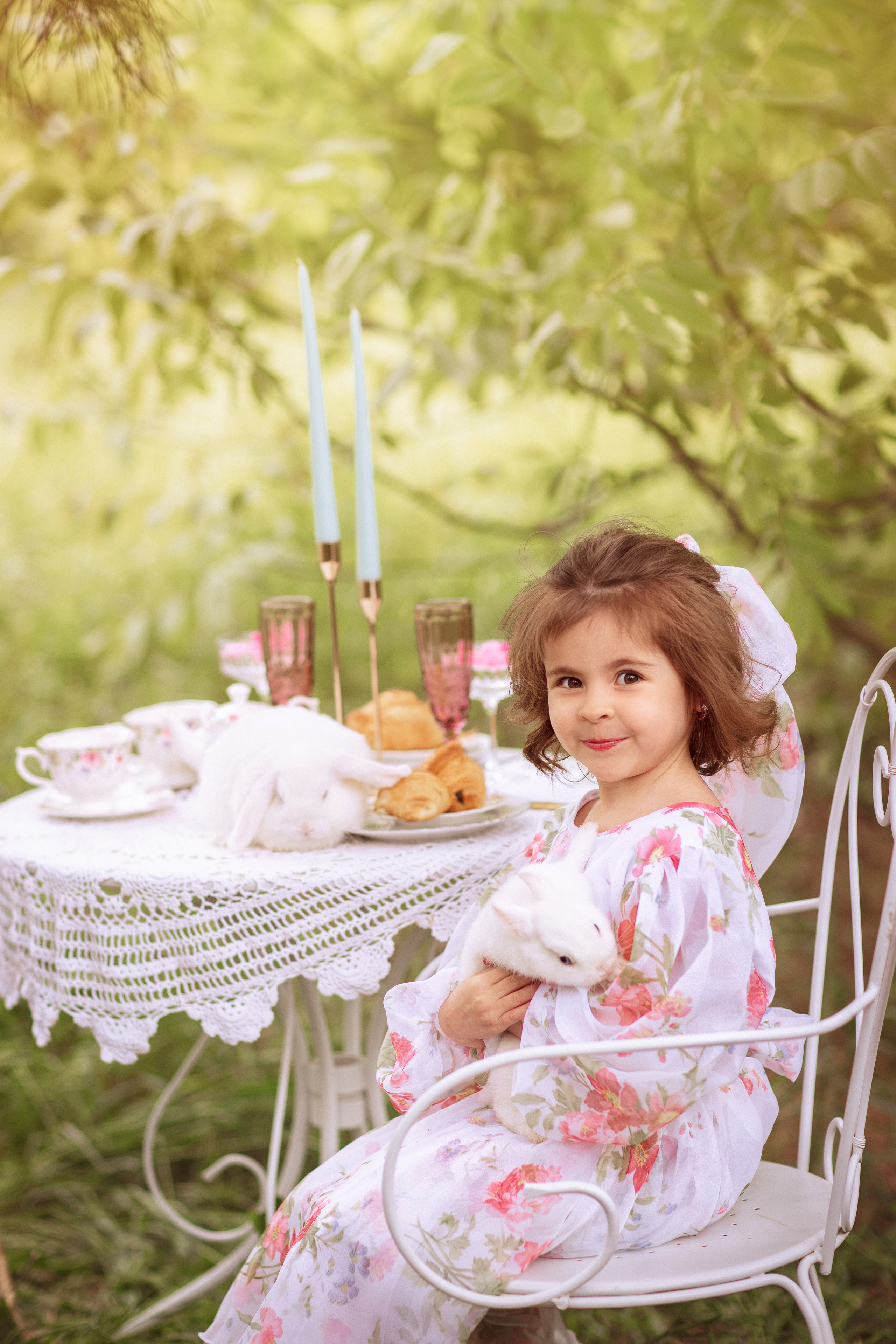 Цветочная кровать с кроликами. Семейный и детский фотограф в Краснодаре Анна Трашкова