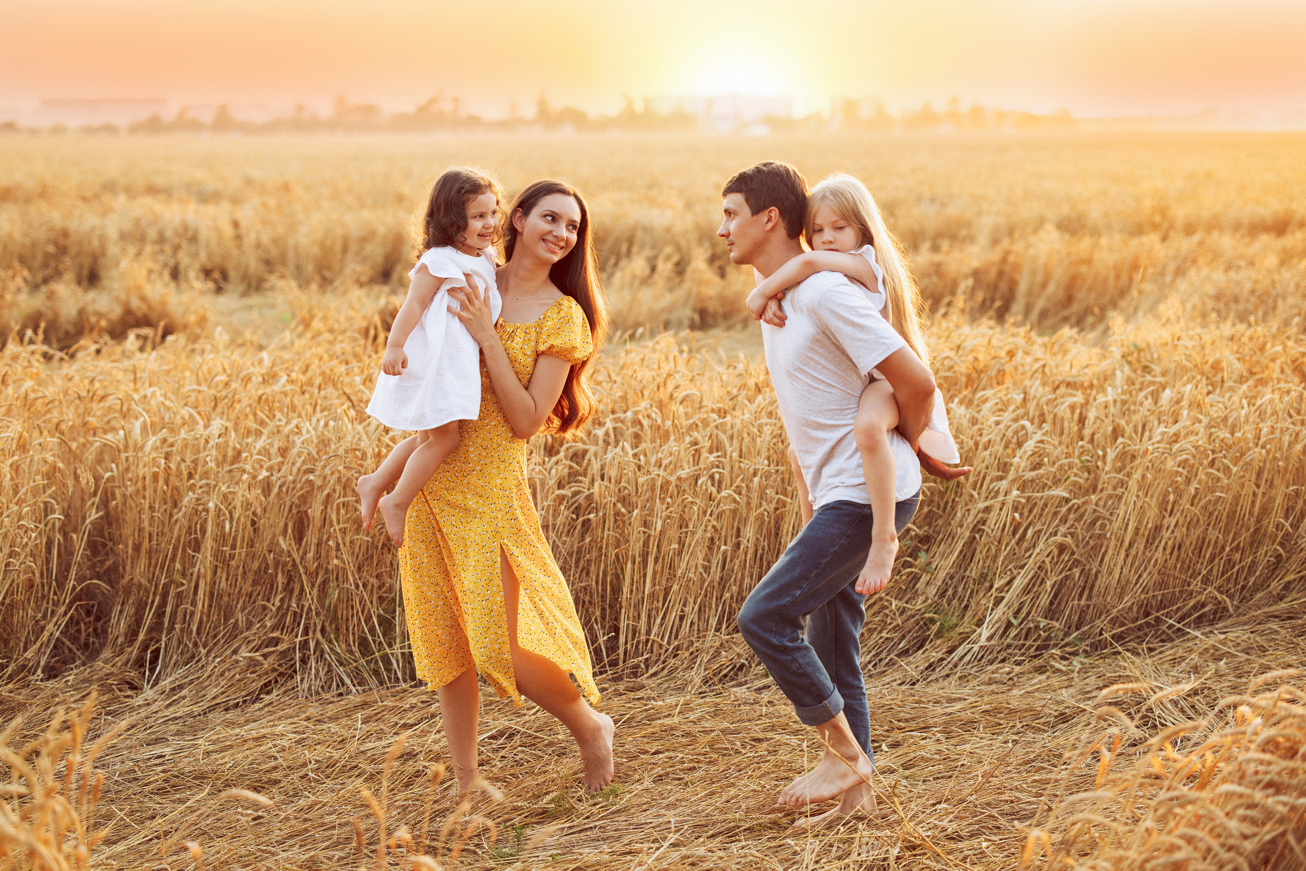 Пшеничное поле, семьи. Семейный и детский фотограф в Краснодаре Анна Трашкова