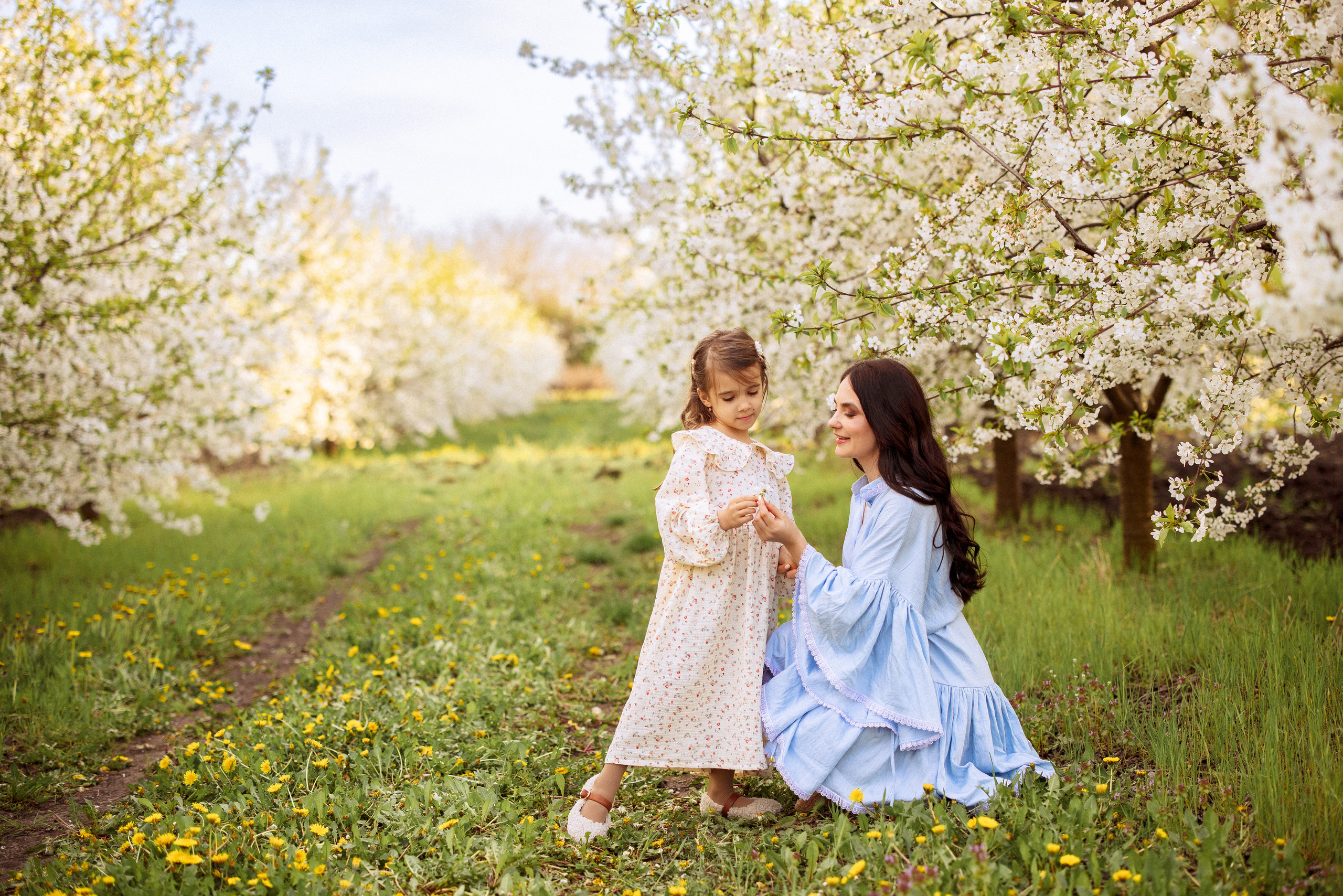 Фотосессия в цветущем саду, Краснодар. Семейный и детский фотограф в Краснодаре Анна Трашкова