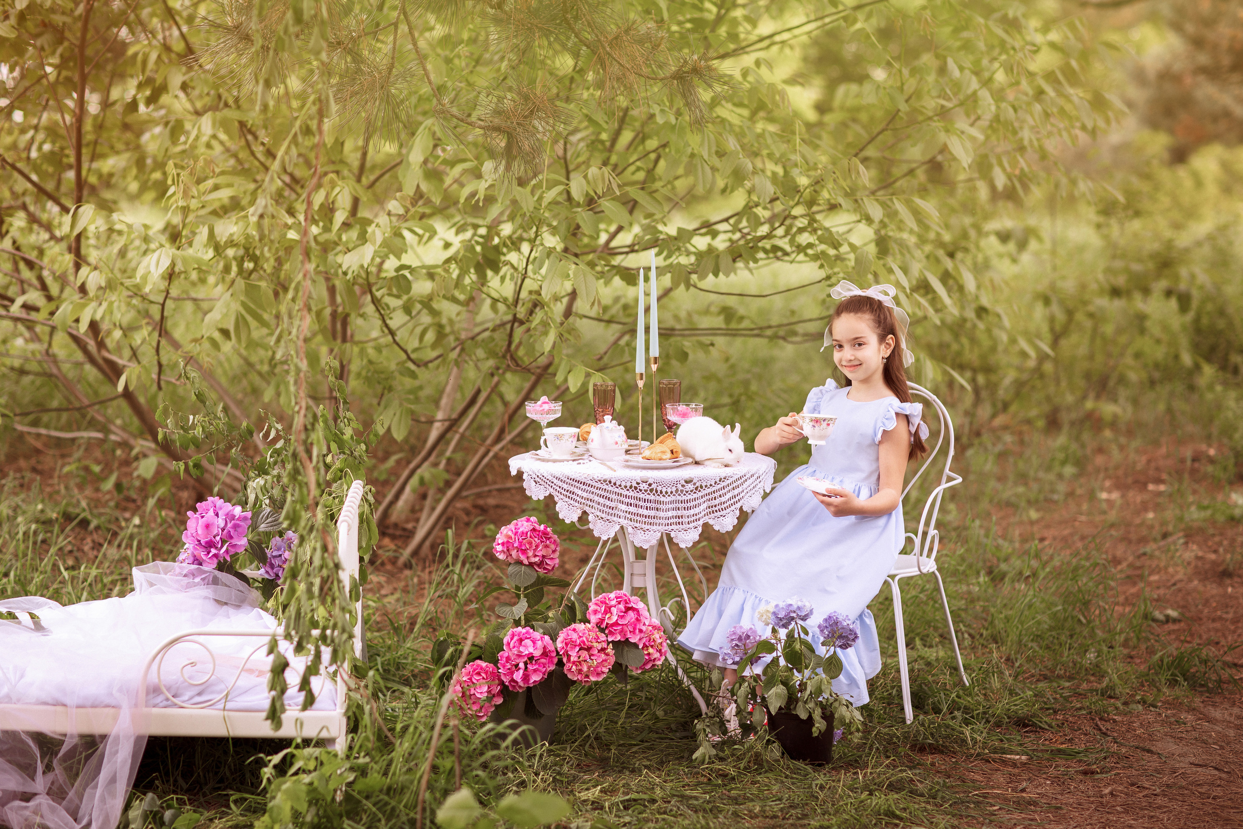 Цветочная кровать с кроликами. Семейный и детский фотограф в Краснодаре Анна Трашкова