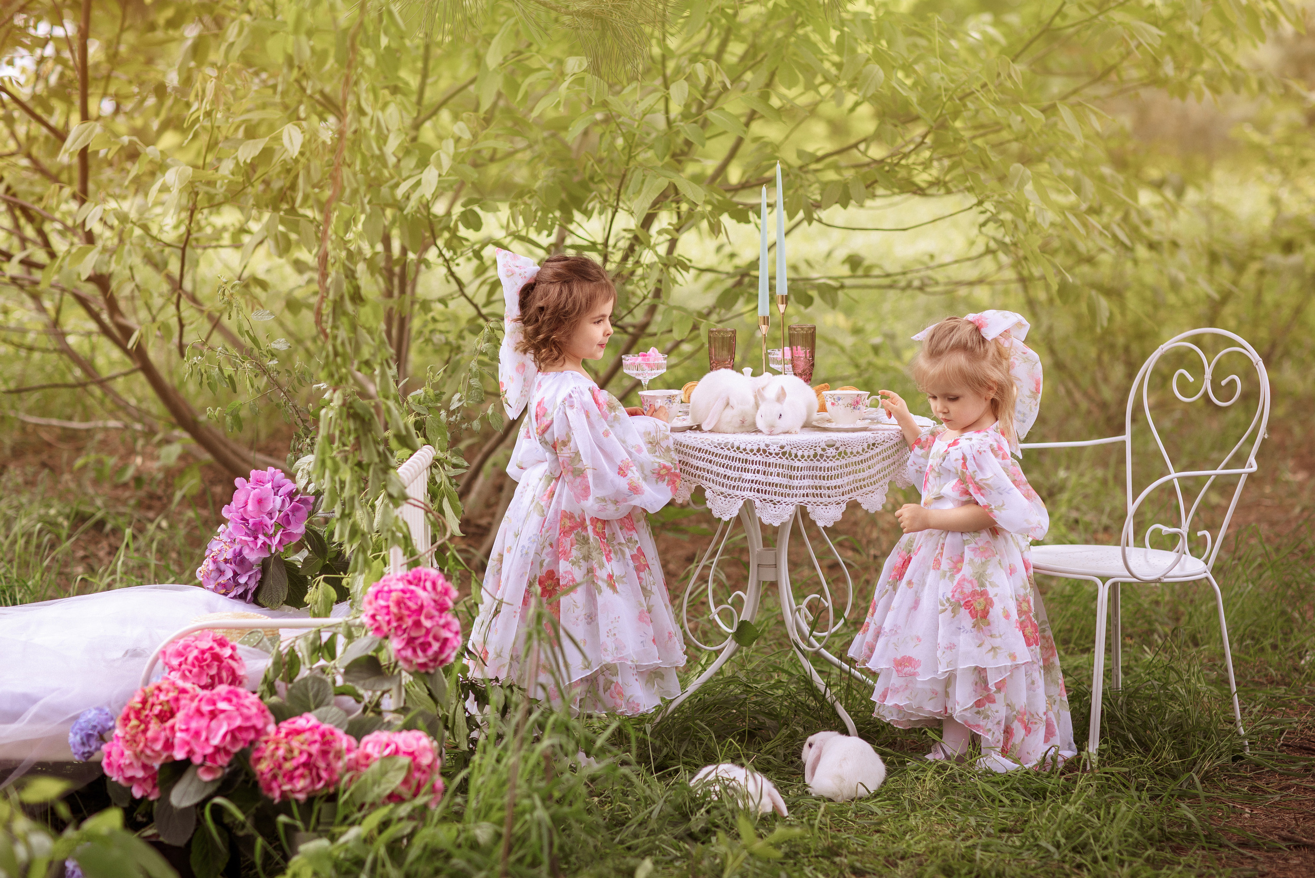 Цветочная кровать с кроликами. Семейный и детский фотограф в Краснодаре Анна Трашкова