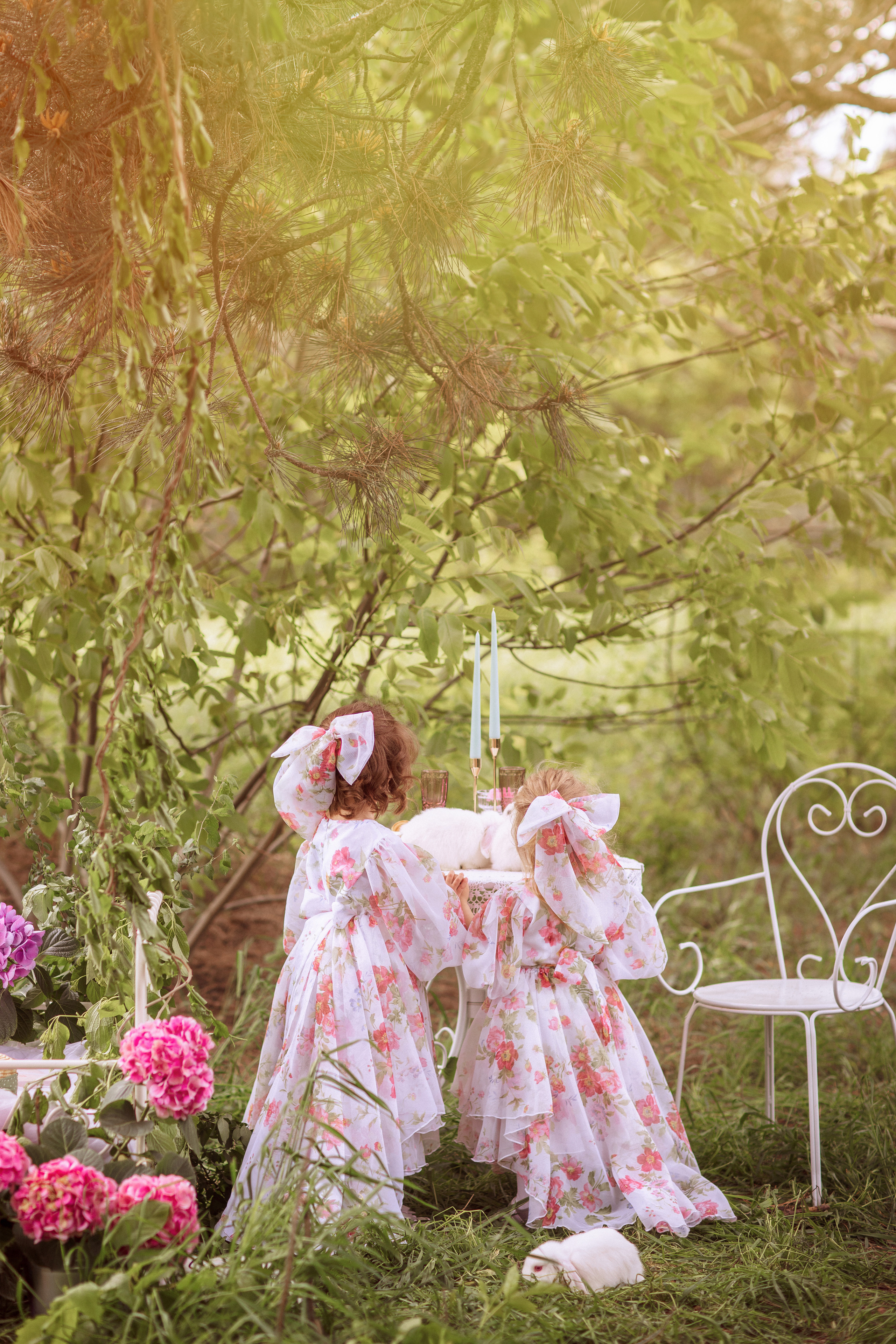 Цветочная кровать с кроликами. Семейный и детский фотограф в Краснодаре Анна Трашкова