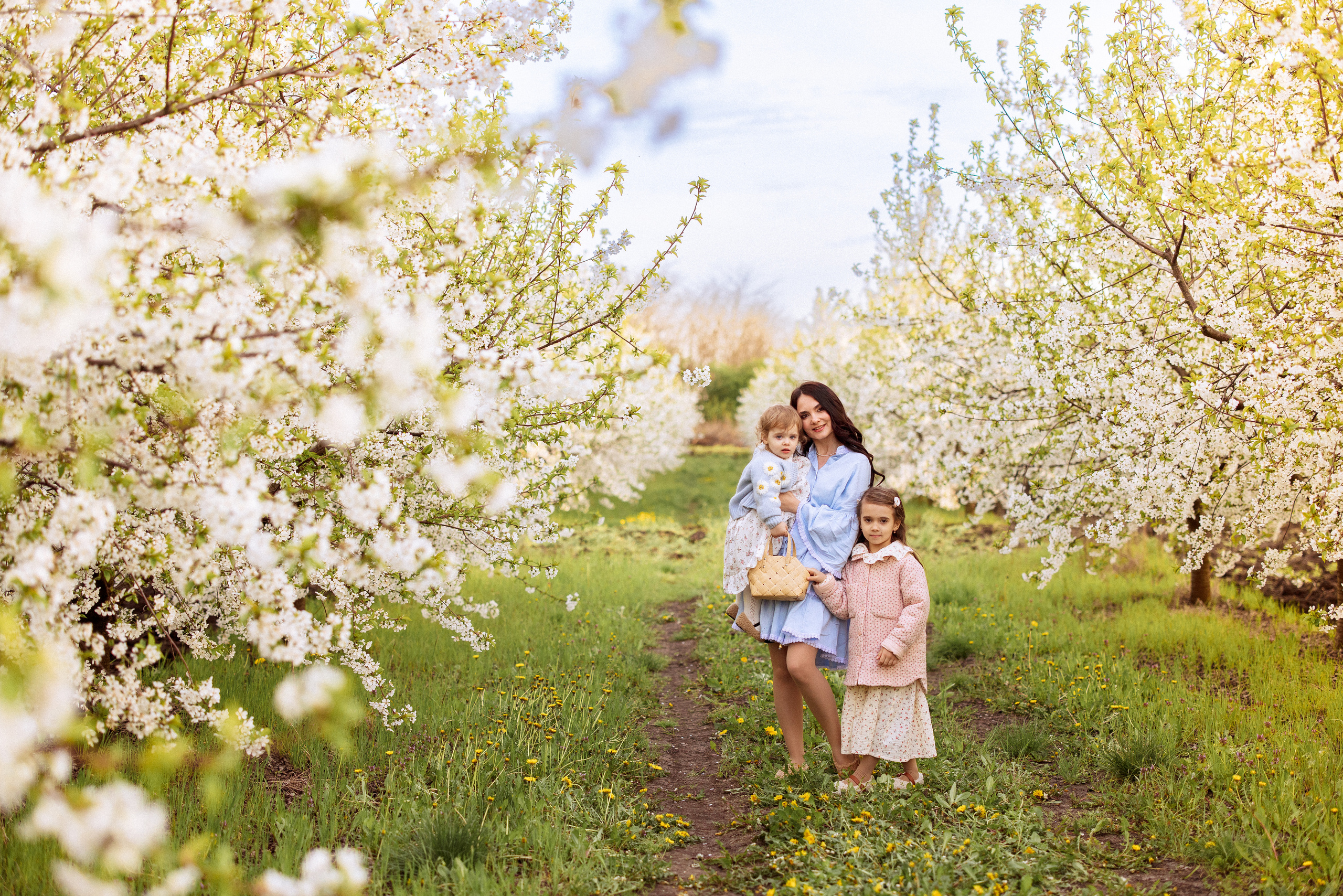 Фотосессия в цветущем саду, Краснодар. Семейный и детский фотограф в Краснодаре Анна Трашкова