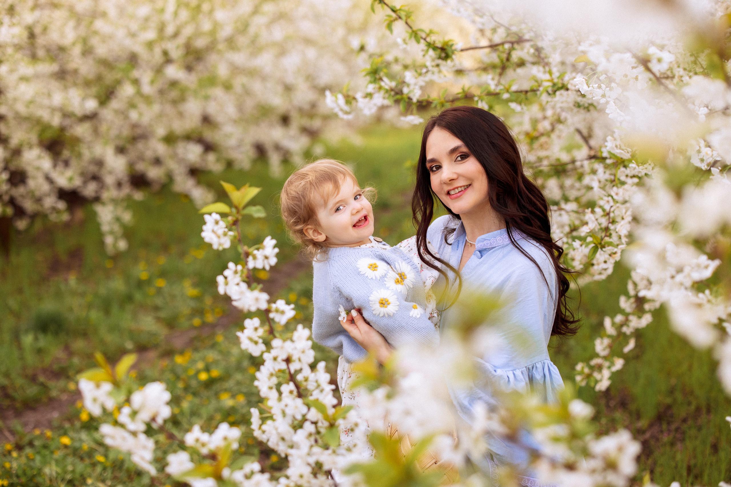 Фотосессия в цветущем саду, Краснодар. Семейный и детский фотограф в Краснодаре Анна Трашкова