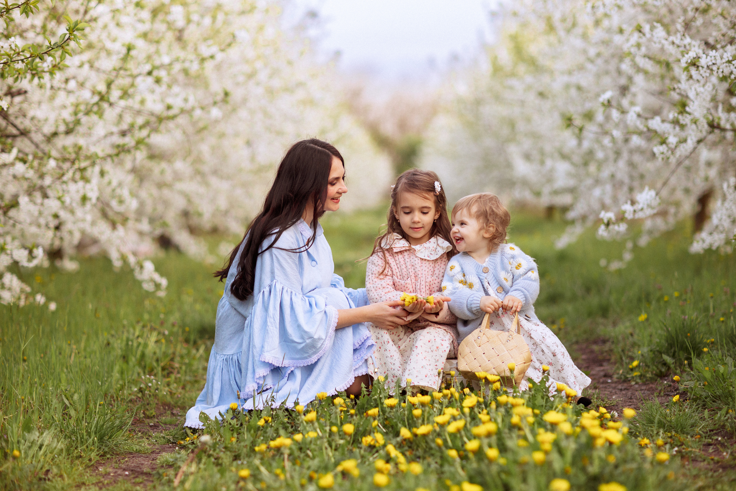 Фотосессия в цветущем саду, Краснодар. Семейный и детский фотограф в Краснодаре Анна Трашкова